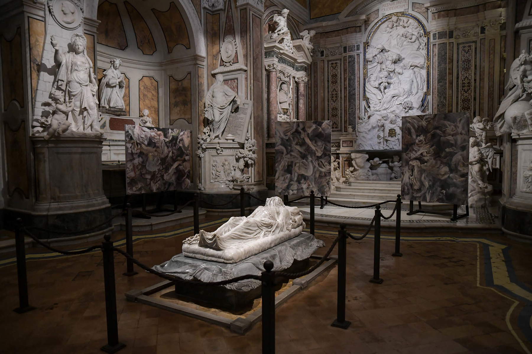 Contemporary art at Sansevero Chapel: Darren Almond's rags among ancient marbles