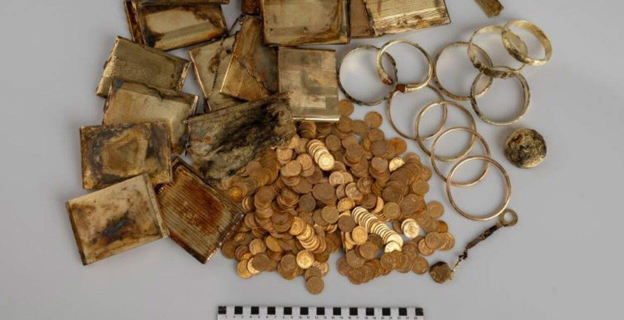 Bohemia, depósito de 7 kg de monedas de oro y joyas hallado en una ladera
