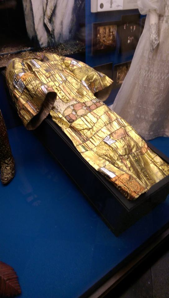 Dracula's golden robe. Photo: Wikimedia Commons - Sarah Stierch