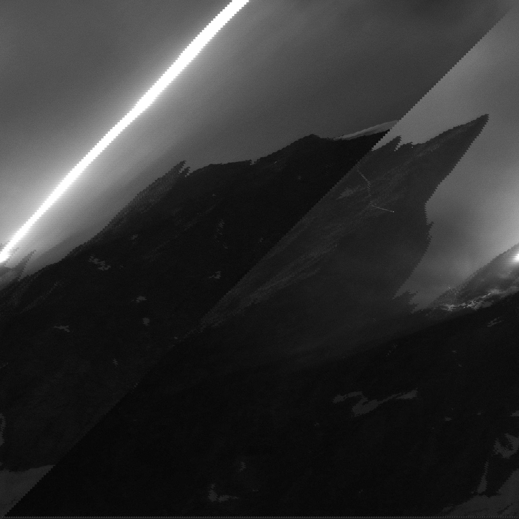 Edoardo Romagnoli, Luna_7941_Les Dames Anglaises (2020; Druck auf Papier der Körnung Baryta 325, 30 x 30 cm, Ex 2/7 + p.d.a. (mit Glas))