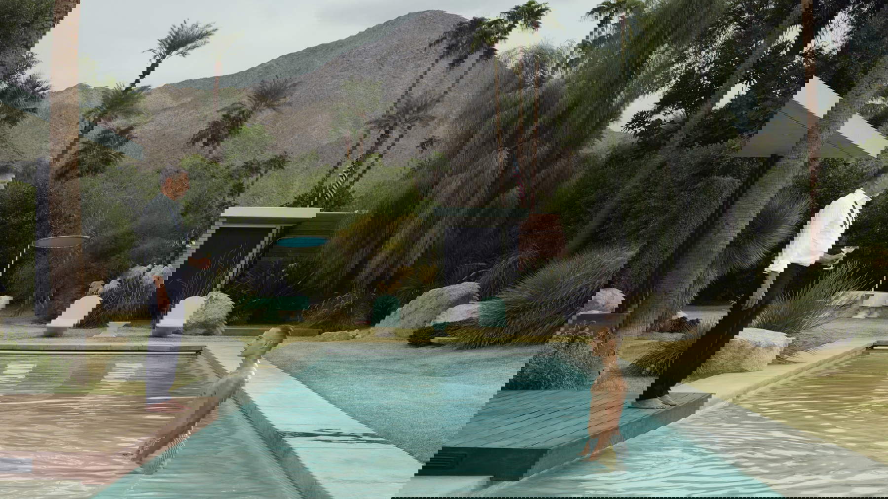 Erwin Olaf, Palm Springs, American Dream. Self-Portrait with Alex I (2018) &copy; Estate Erwin Olaf. Su concessione di Ron Mandos Amsterdam