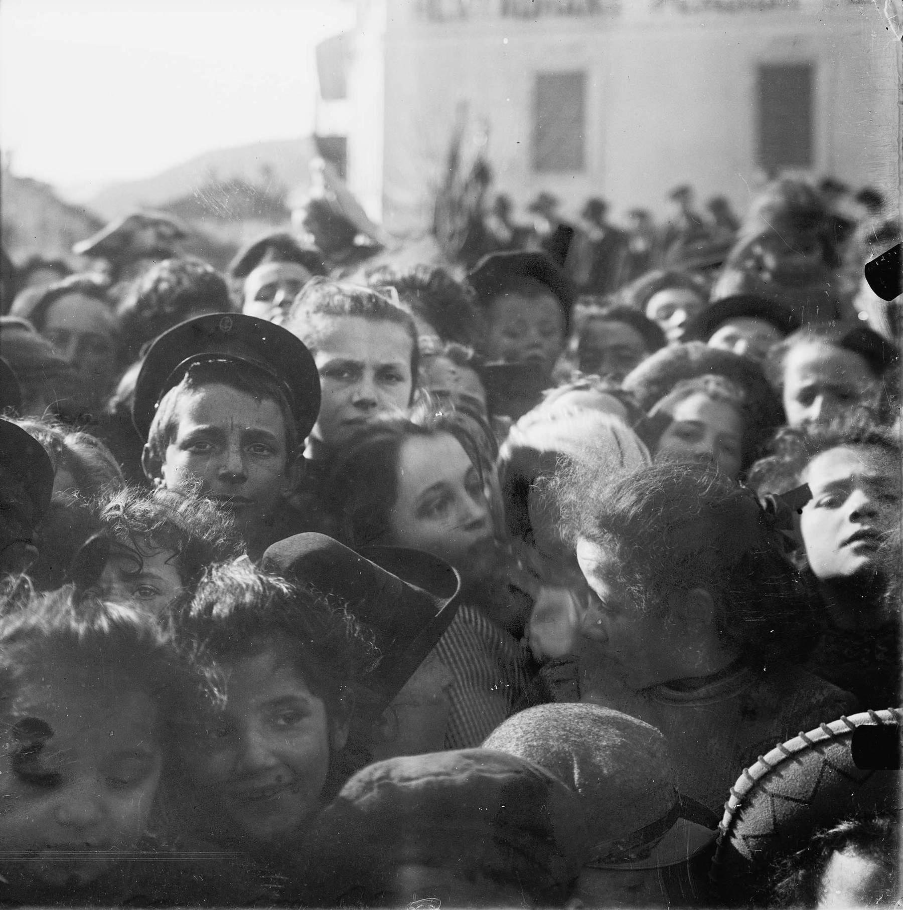 Eugenio Schmidhuaser, Festa campestre, Magliaso (1910 circa; negativo su vetro; Nicoletta e Max Brentano-Motta), Brugg AG, in deposito presso Archivio di Stato, Bellinzona) © Archivio di Stato del Cantone Ticino, Fondo Eugenio Schmidhauser Eugenio Schmidhuaser, Festa campestre, Magliaso (1910 circa; negativo su vetro; Nicoletta e Max Brentano-Motta), Brugg AG, in deposito presso Archivio di Stato, Bellinzona) © Archivio di Stato del Cantone Ticino, Fondo Eugenio Schmidhauser