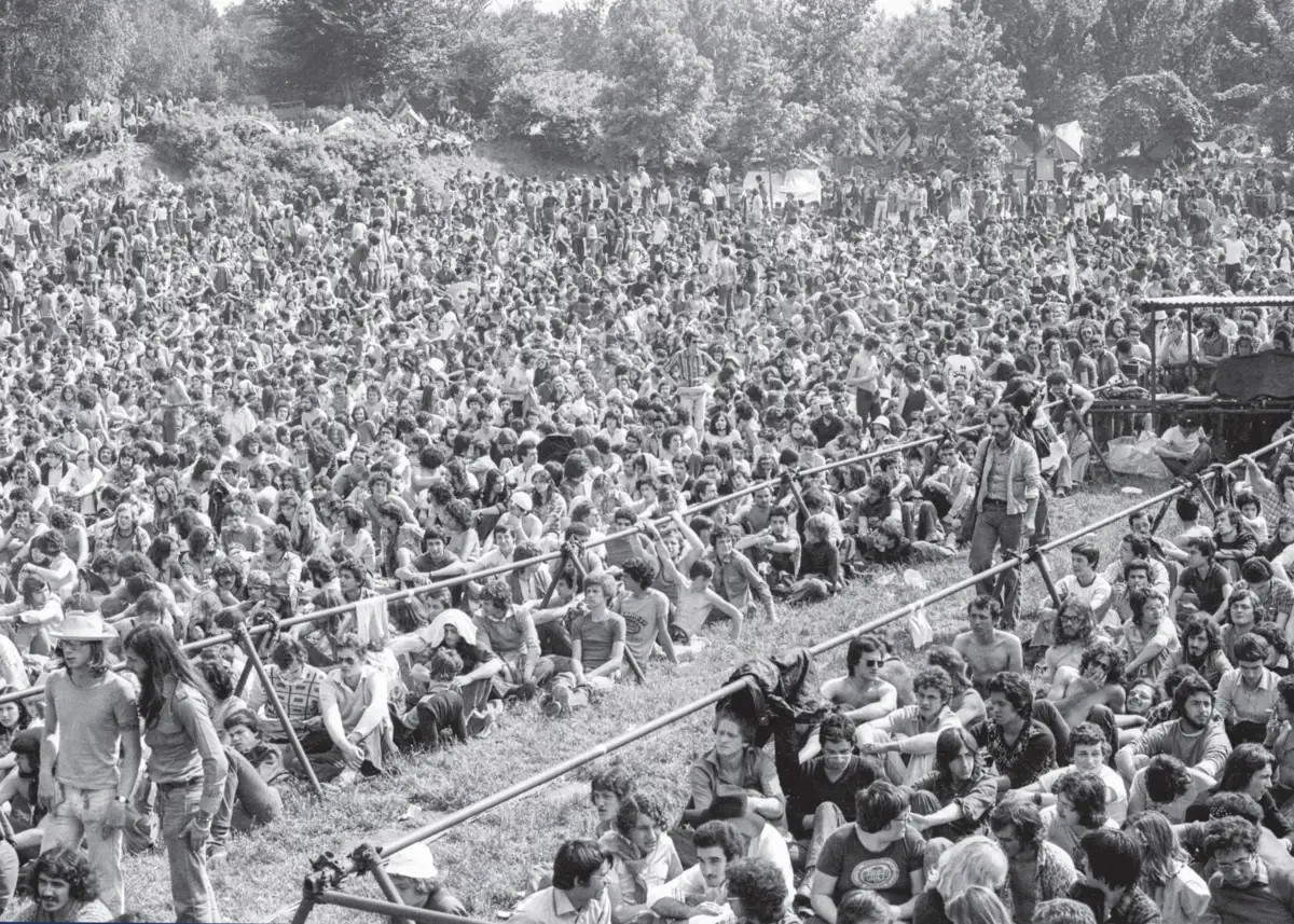 Milano, alla Fabbrica del Vapore 80 scatti raccontano il Festival di Re Nudo, la Woodstock all'italiana 