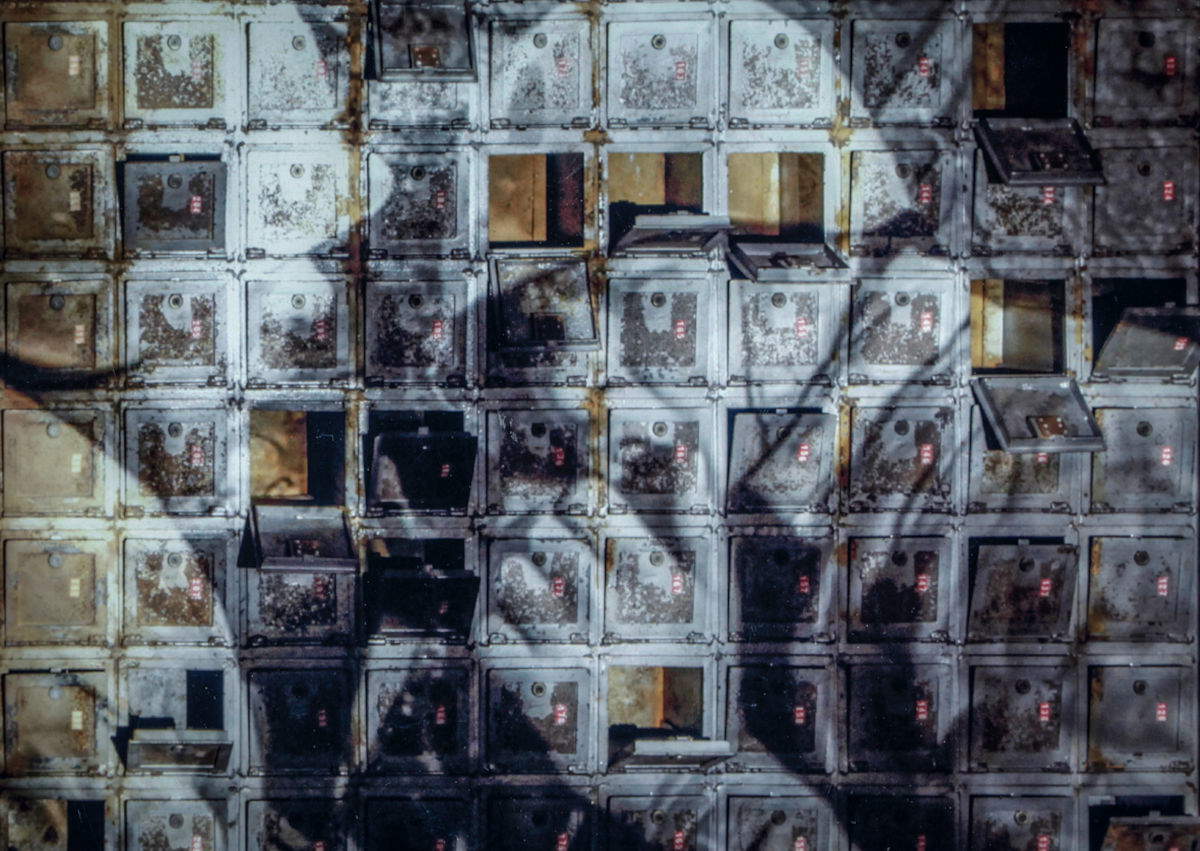 Fabio Mauri, Rebibbia - détail de l'œuvre (2006) Photo : Sandro Mele ; avec l'aimable autorisation de la succession de Fabio Mauri et de Hauser &amp; Wirth.