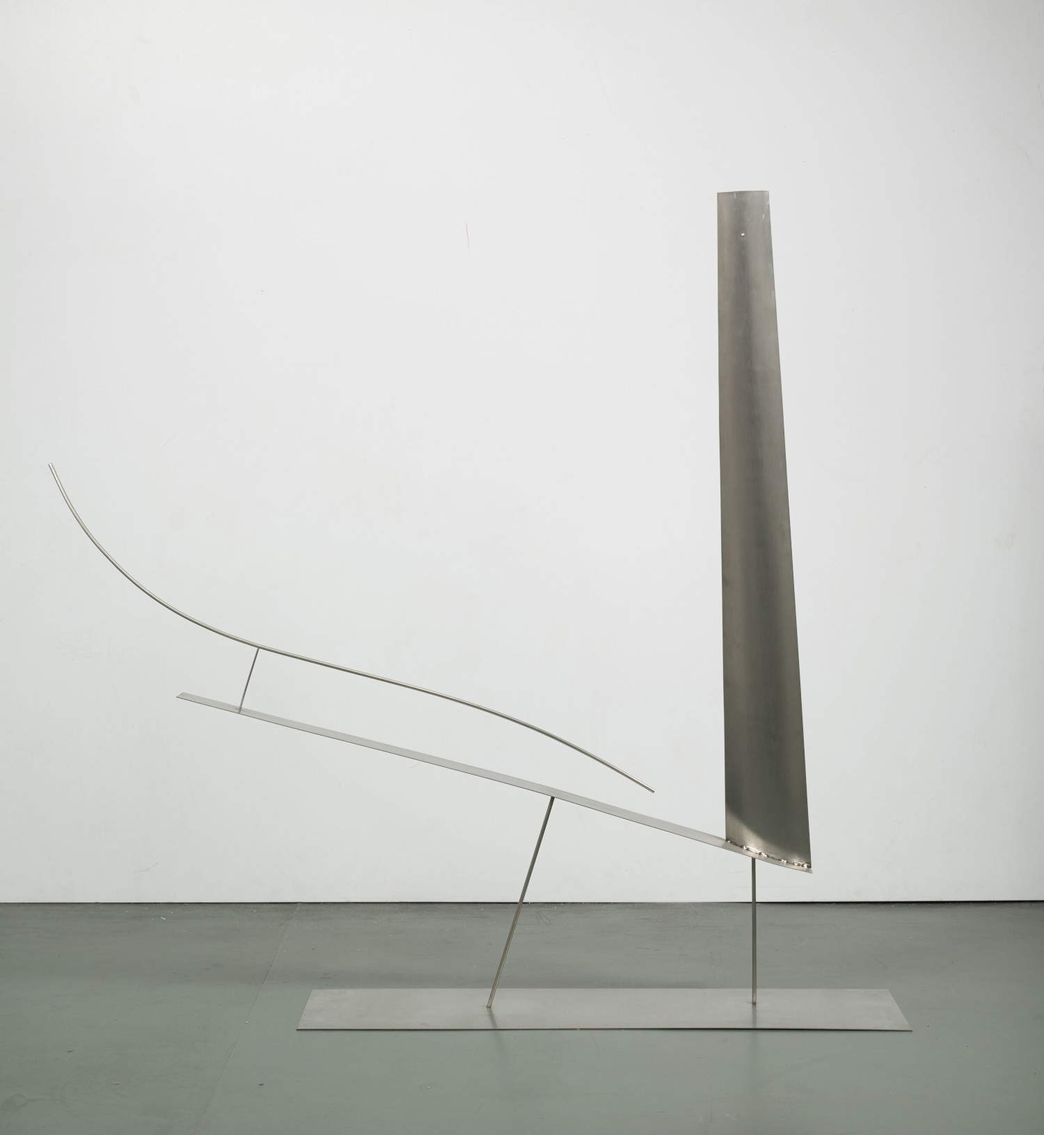 Fausto Melotti, The Hour (1971; stainless steel, 120 x 130 x 26 cm). Courtesy of Galleria Spazia. Exhibited in BAF