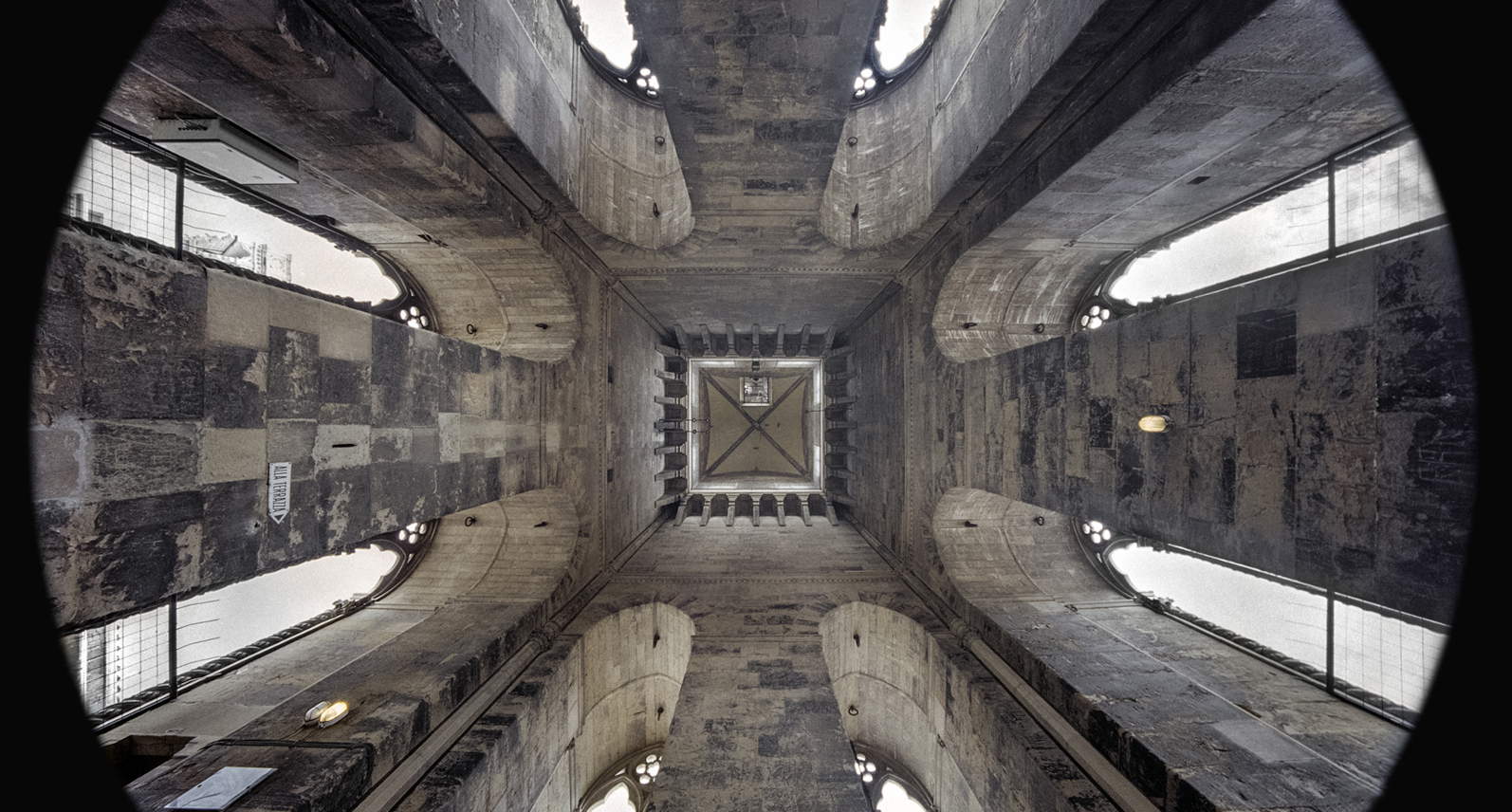 Florencia, las fotografías cenitales de Franco Zampetti se exponen en la Librería Brunelleschi