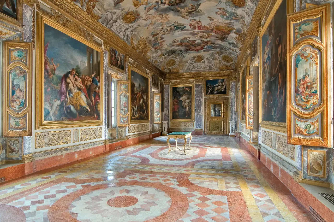 Realt&agrave;: Palazzo Buonaccorsi a Macerata