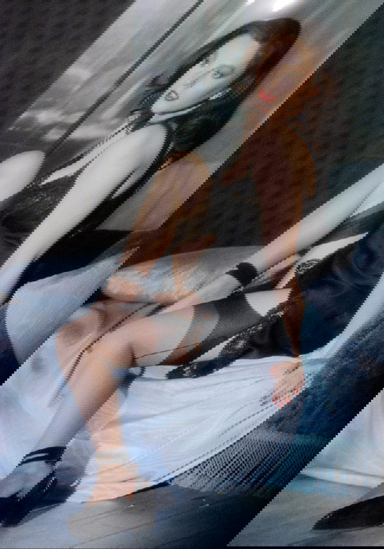 Gianfranco Salis, Stefania Sandrelli sur le plateau de tournage du film La chiave (1973). Avec l'aimable autorisation de Tinto Brass Archive