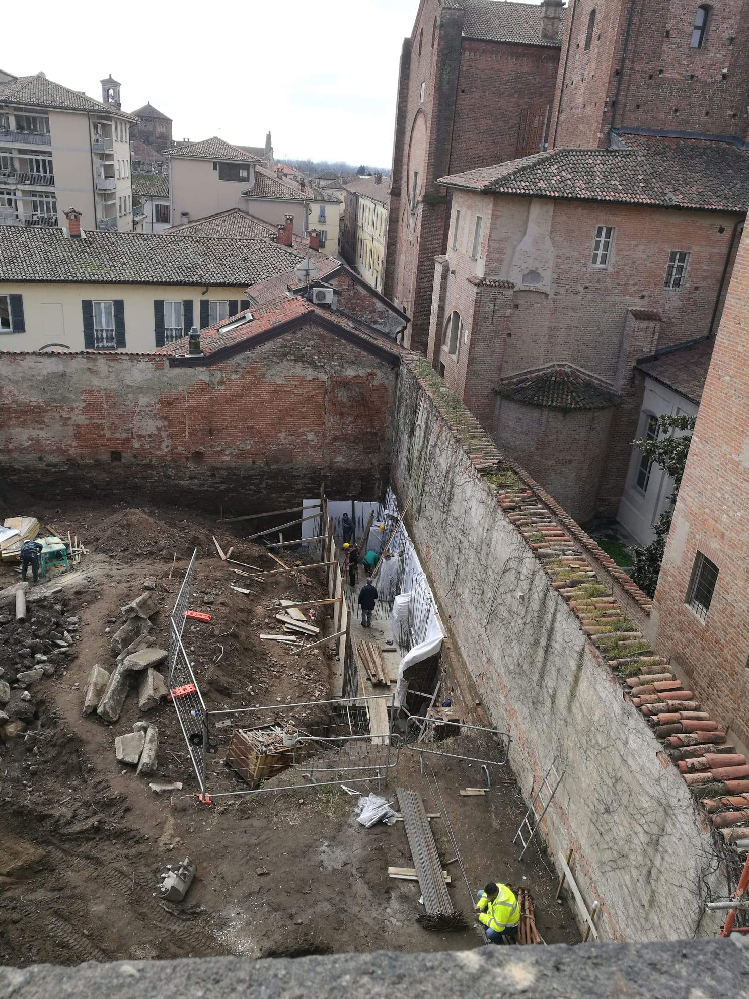 The garden of the Olevano Palace during the work