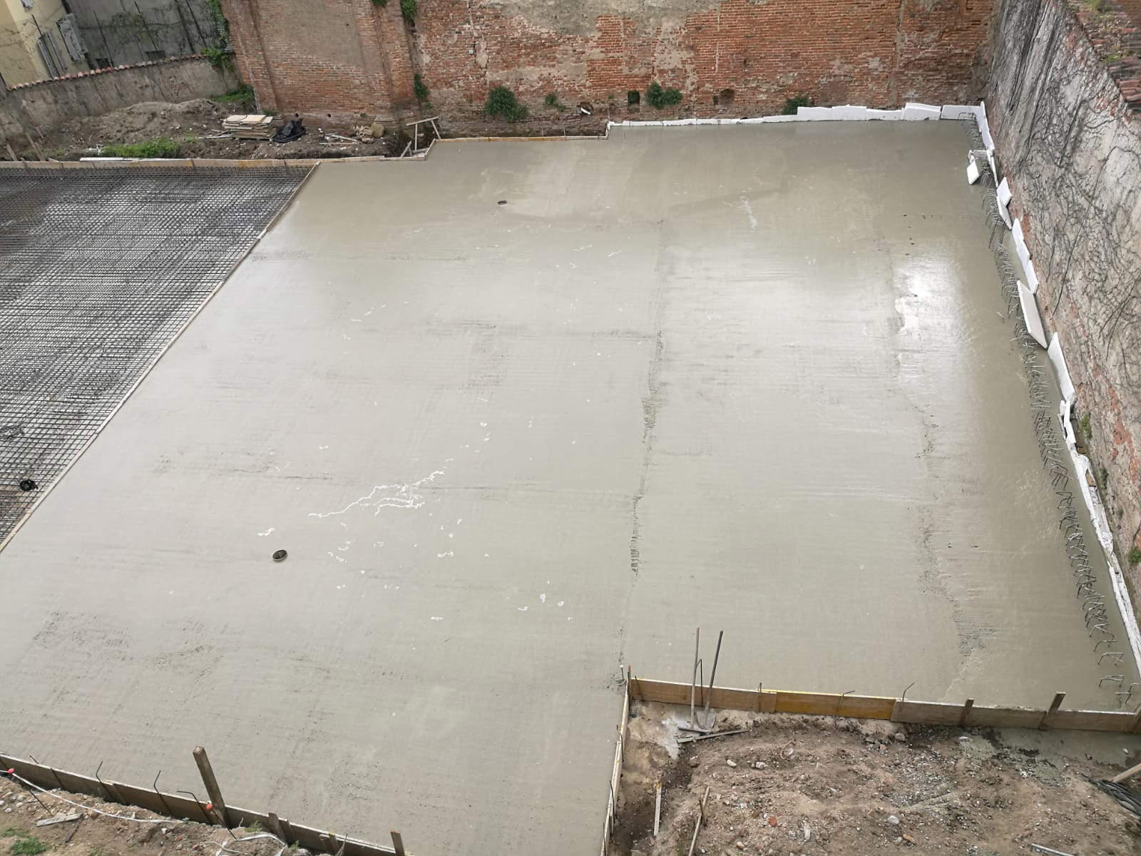 The garden of the Olevano Palace during the work