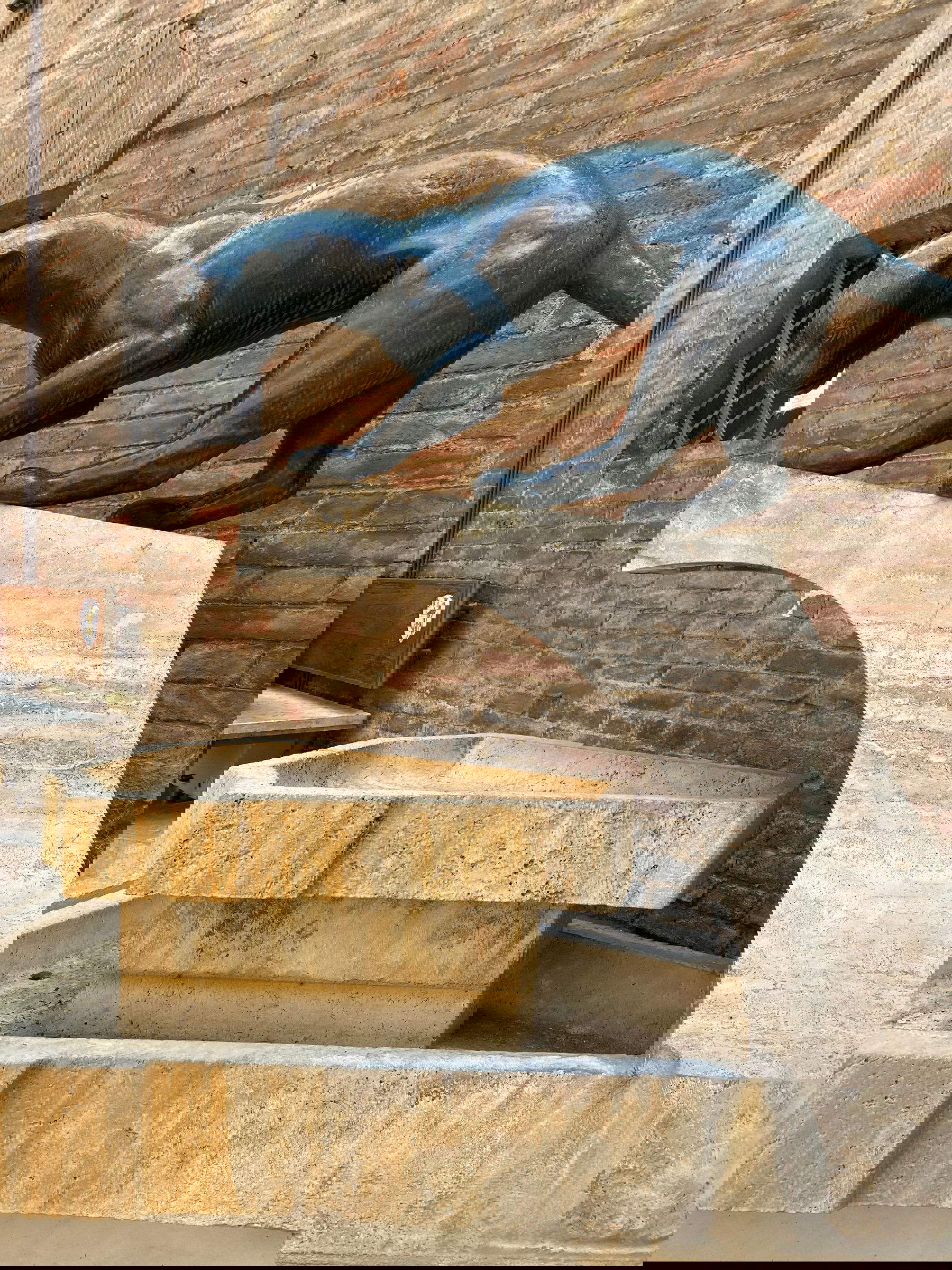 Giulio Corsini, la Fontanina della Contrada della Pantera (1977). Foto: Wikimedia Commons - Ushenna Elyolah