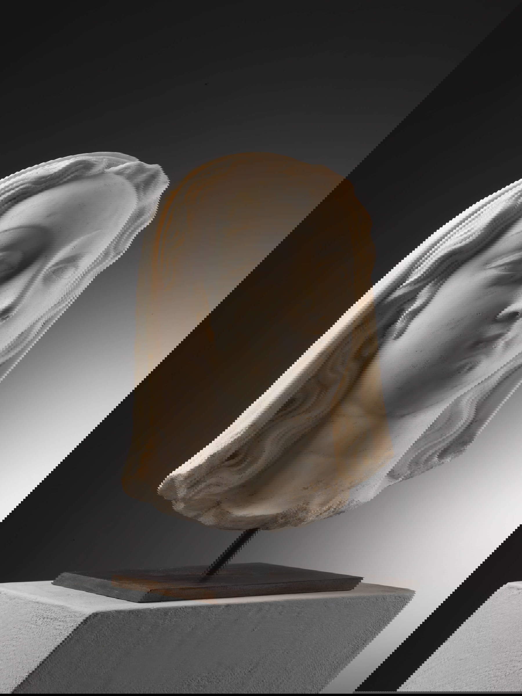 Giuseppe Bottone, Female head (marble, 30 x 24 x 20 cm)