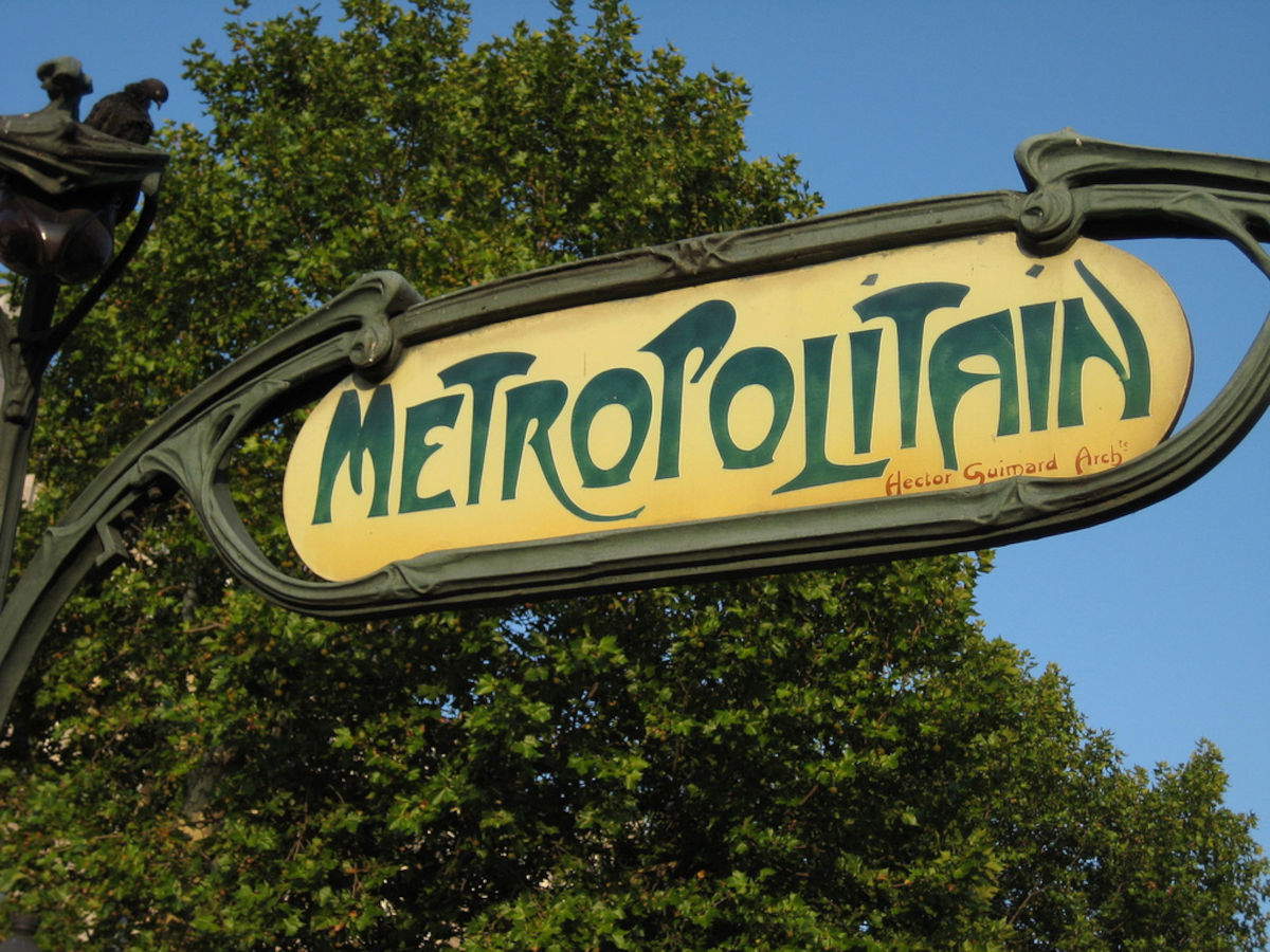 Ouverture à Paris d'un musée consacré à Hector Guimard, maître de l'Art nouveau.
