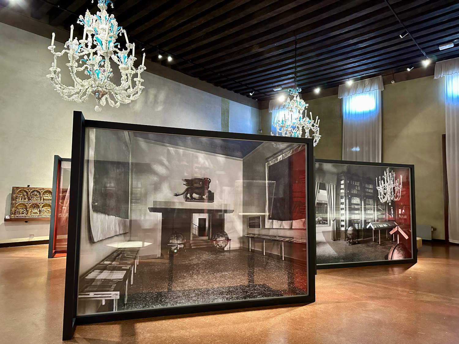 Le Correr de Carlo Scarpa : une exposition sur l'architecture et le mobilier conçus par l'architecte pour le musée