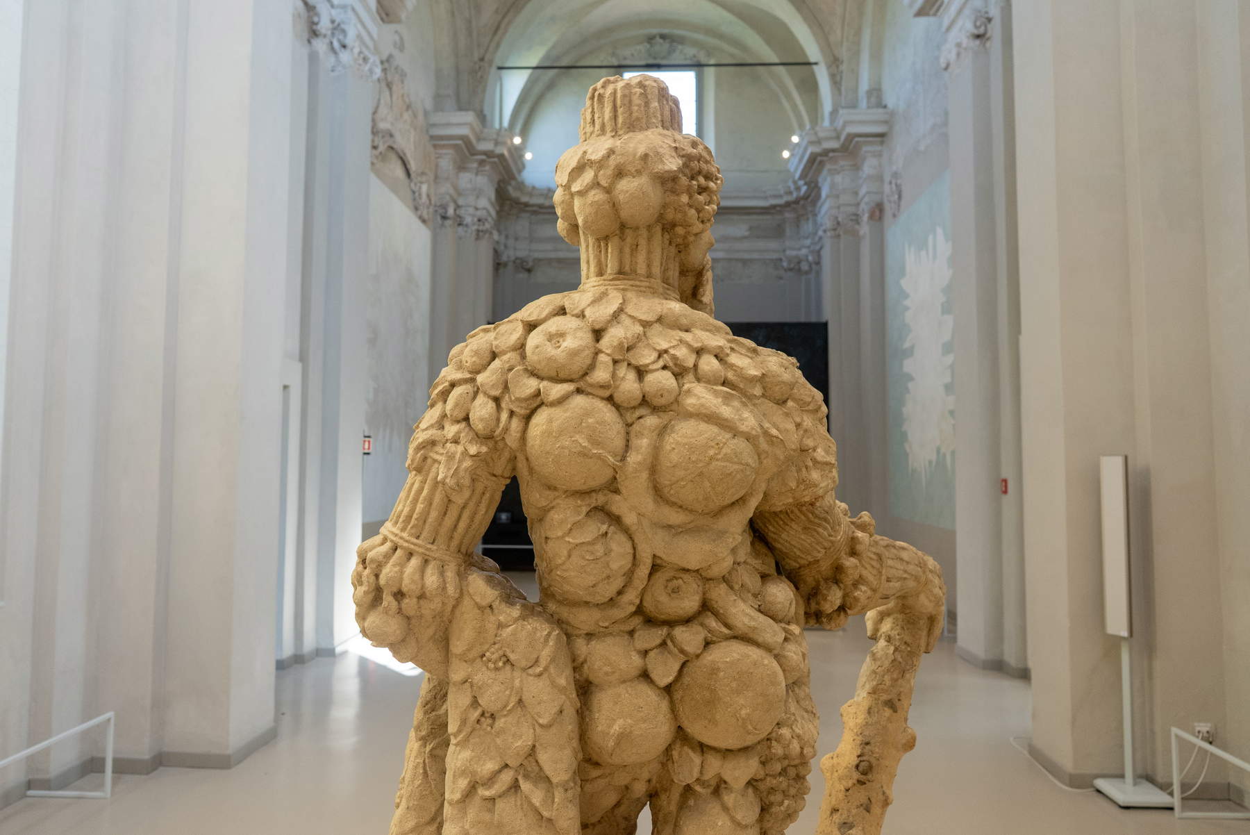 The sculpture The Guardian of the Garden (2025; Pavia, Spazio Extra Art, Horti del Collegio Borromeo), photo: Almo Collegio Borromeo