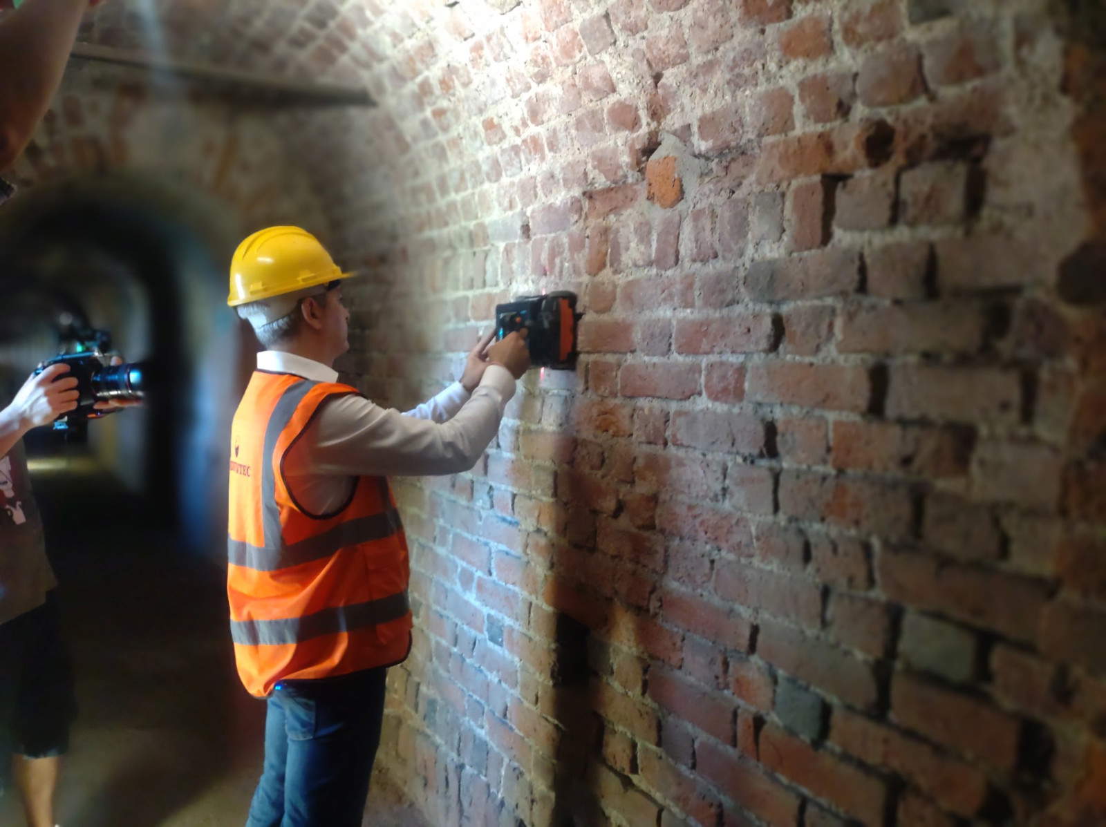 Un'indagine con georadar del Politecnico di Milano ha rivelato passaggi sotterranei sotto il Castello Sforzesco 