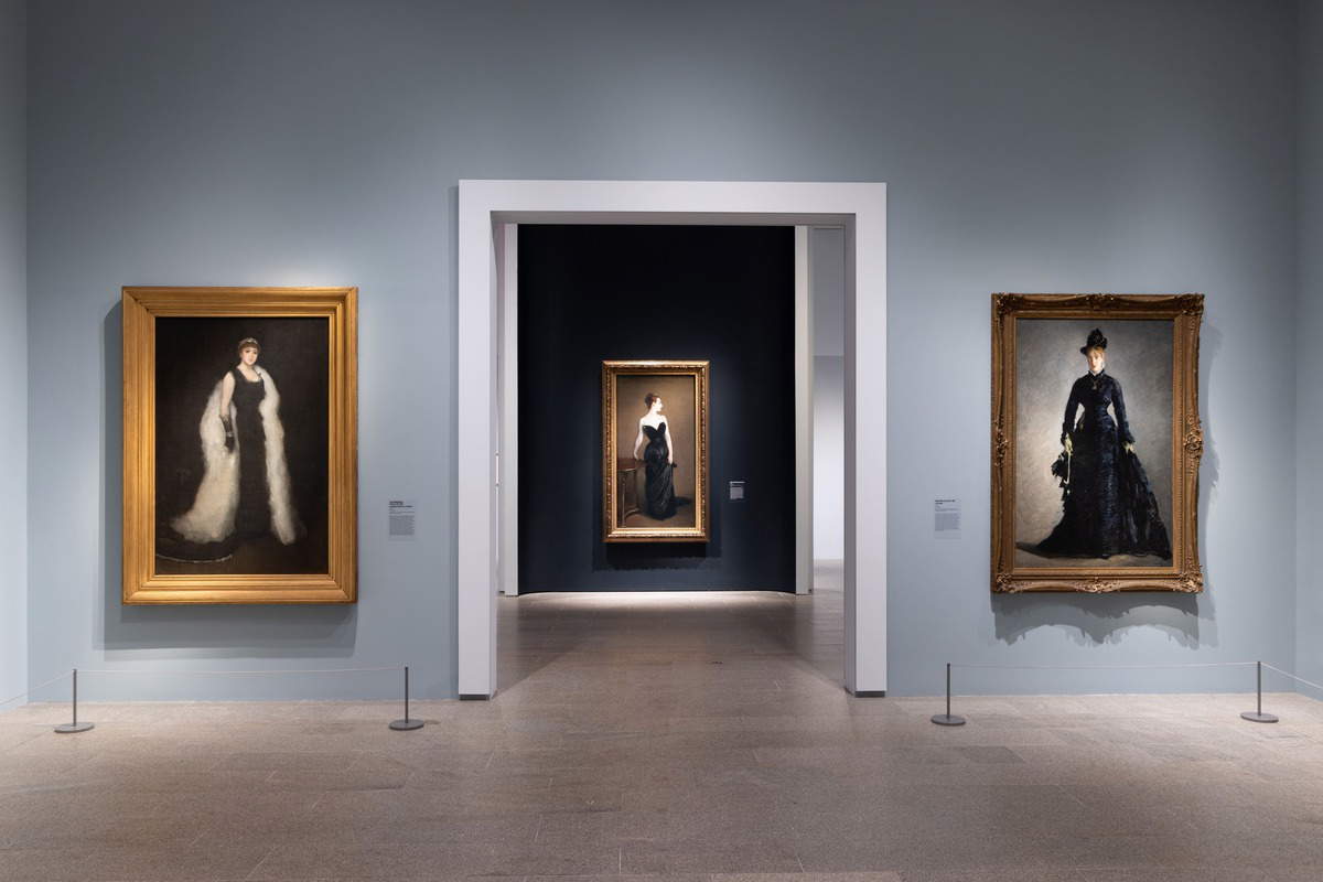 Installation of the exhibition Sargent and Paris at the Met in New York.