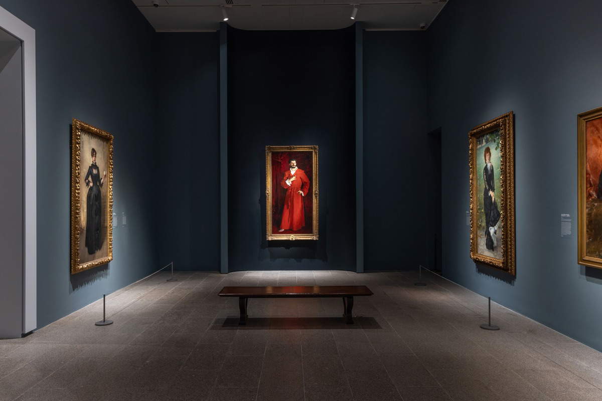 Installation of the exhibition Sargent and Paris at the Met in New York.
