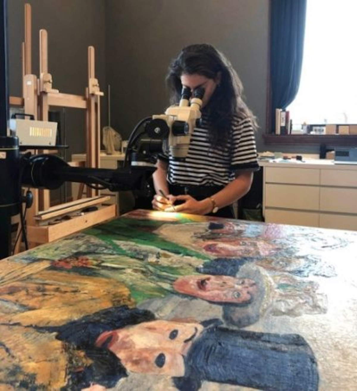 X-ray diffraction scanner (MA-XRPD) from the ARCHES and AXIS research groups at the University of Antwerp (Belgium) while performing analysis. (Photo credit: Annelies Rios Casier; photo taken at KMSKA)