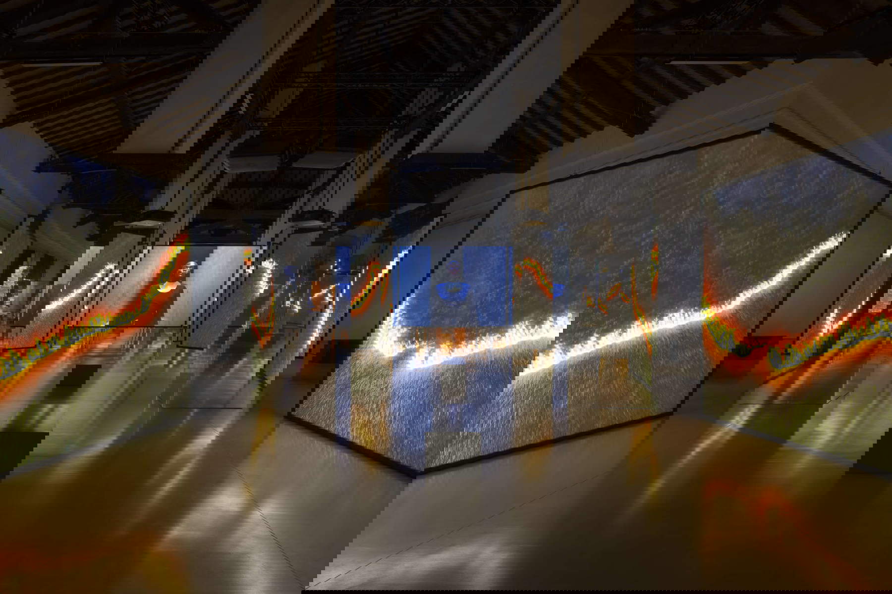 Allestimenti della mostra. Foto: Andrea Rossetti / Palazzo Te &copy; Isaac Julien, su concessione dell'artista, Victoria Miro e Jessica Silverman