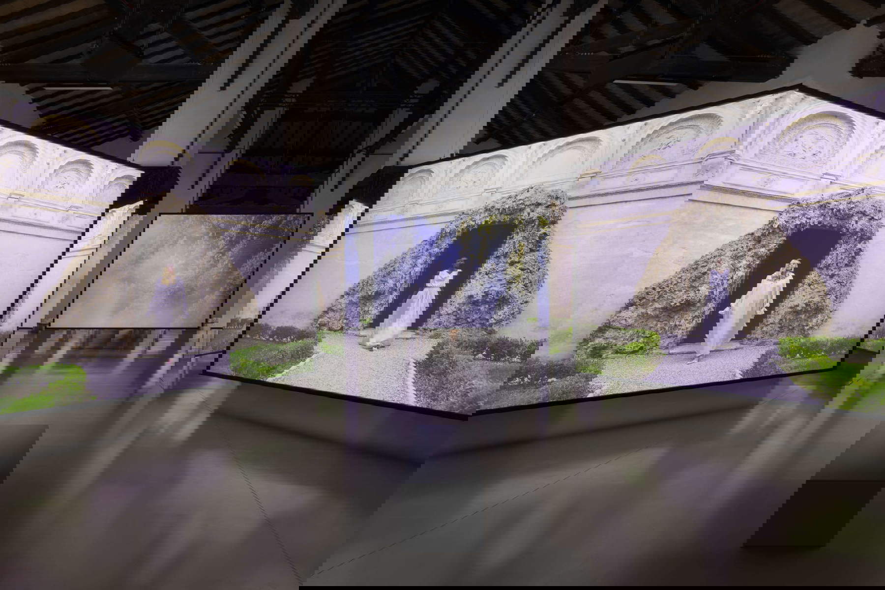 Allestimenti della mostra. Foto: Andrea Rossetti / Palazzo Te &copy; Isaac Julien, su concessione dell'artista, Victoria Miro e Jessica Silverman