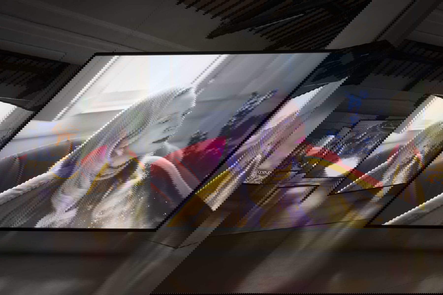 Allestimenti della mostra. Foto: Andrea Rossetti / Palazzo Te &copy; Isaac Julien, su concessione dell'artista, Victoria Miro e Jessica Silverman