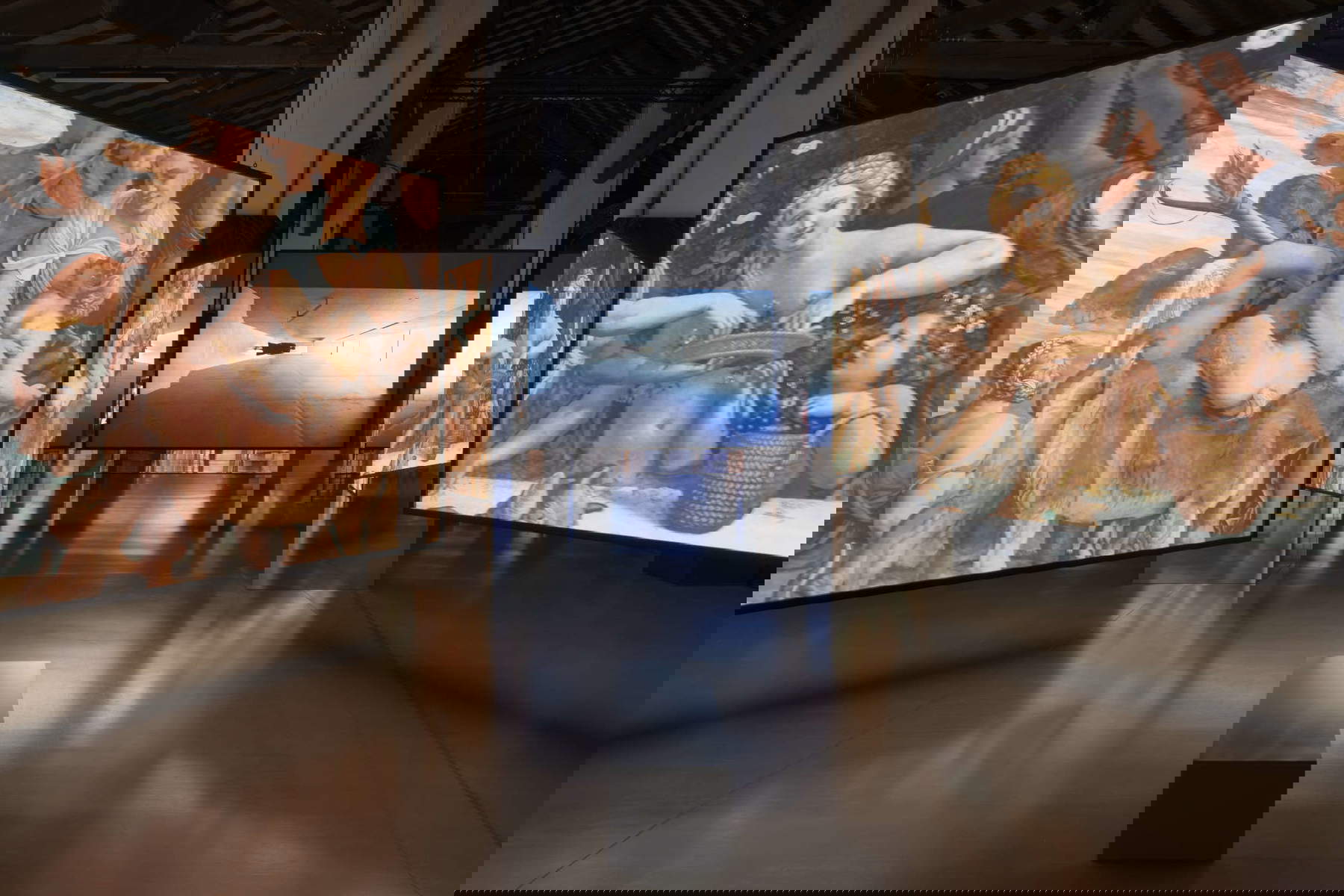 Allestimenti della mostra. Foto: Andrea Rossetti / Palazzo Te &copy; Isaac Julien, su concessione dell'artista, Victoria Miro e Jessica Silverman