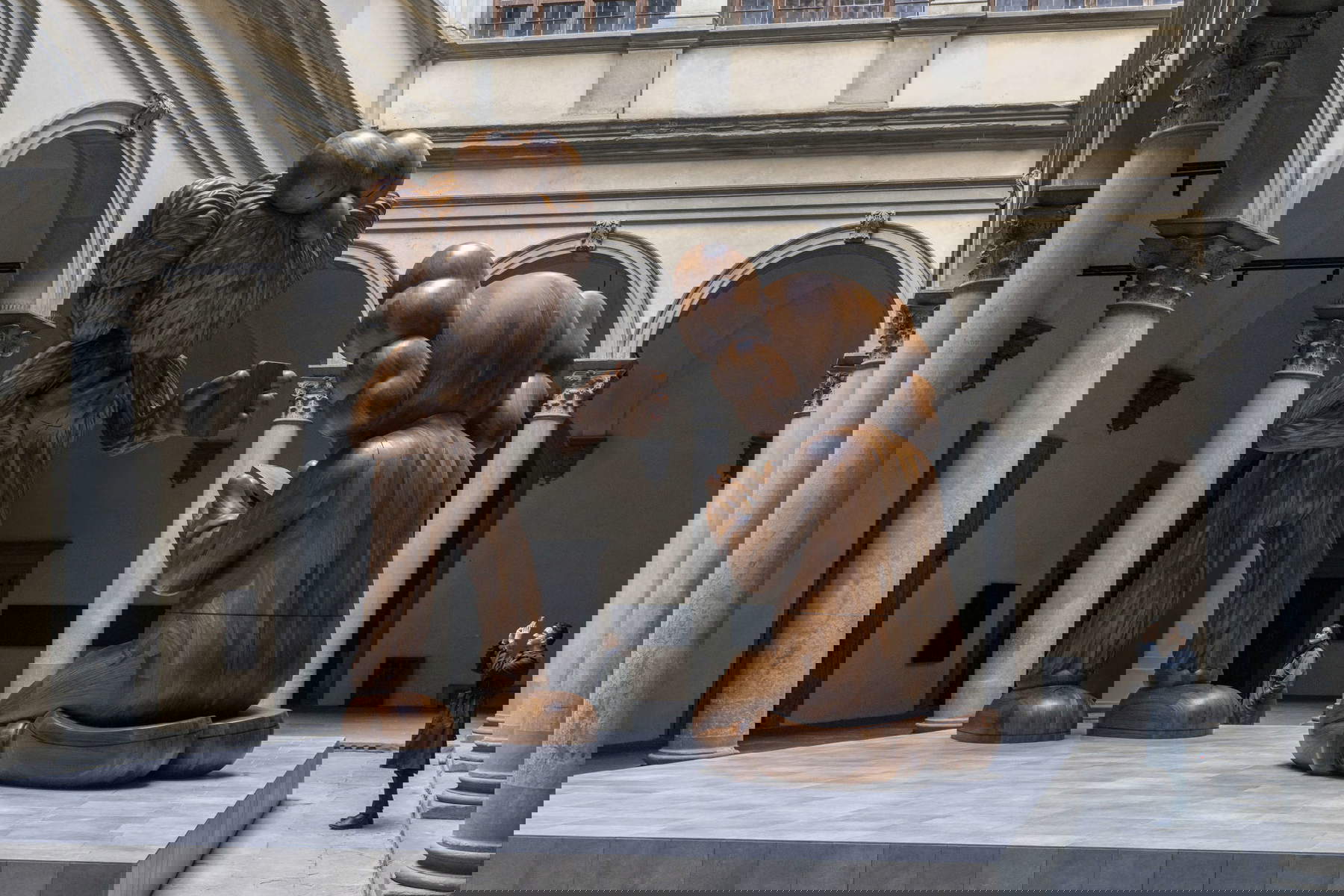 “KAWS: THE MESSAGE”, Palazzo Strozzi, Firenze, 2025. Foto: Ela Bialkowska, OKNO studio © KAWS “KAWS: THE MESSAGE”, Palazzo Strozzi, Firenze, 2025. Foto: Ela Bialkowska, OKNO studio © KAWS