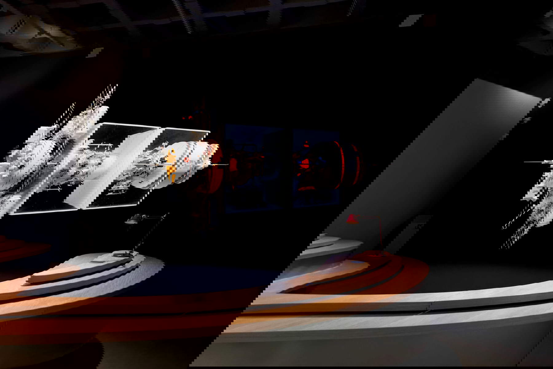 Kevin Abosch, Parallaxe (2025; Mailand, Palazzo Citterio) Mit freundlicher Genehmigung des Künstlers