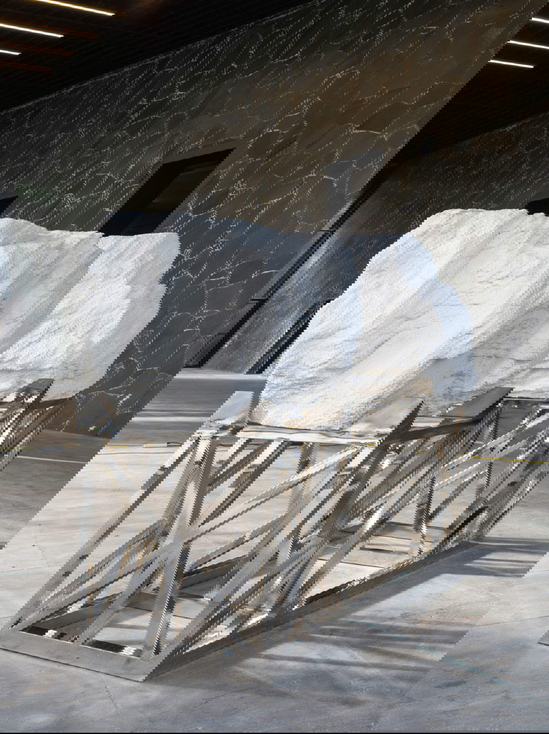 A Kyiv Pavilion 13 riapre con Шубін, il nuovo progetto site responsive dell&rsquo;artista Sam Lewitt