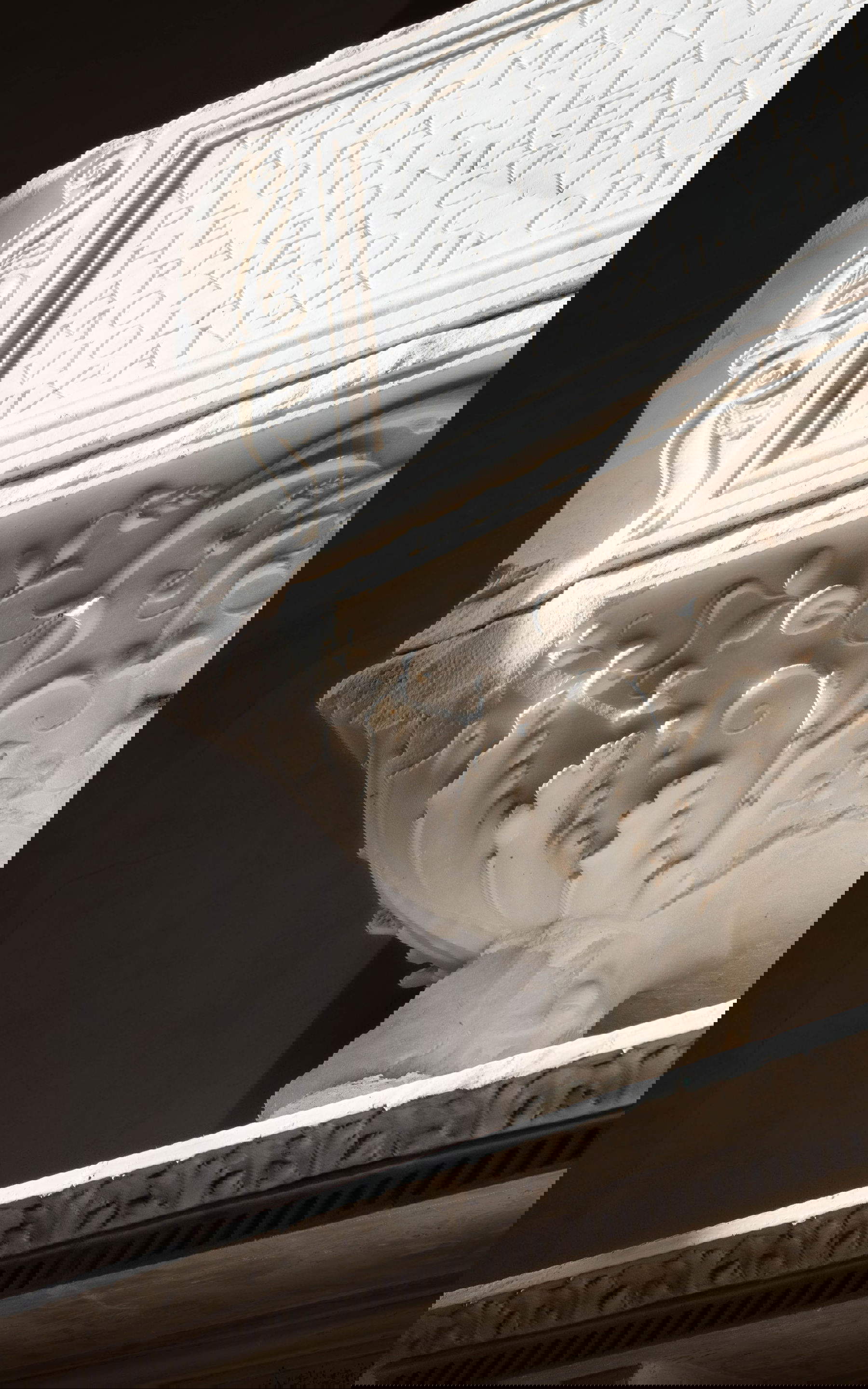 Leonardo Scat&agrave;, Capital detail