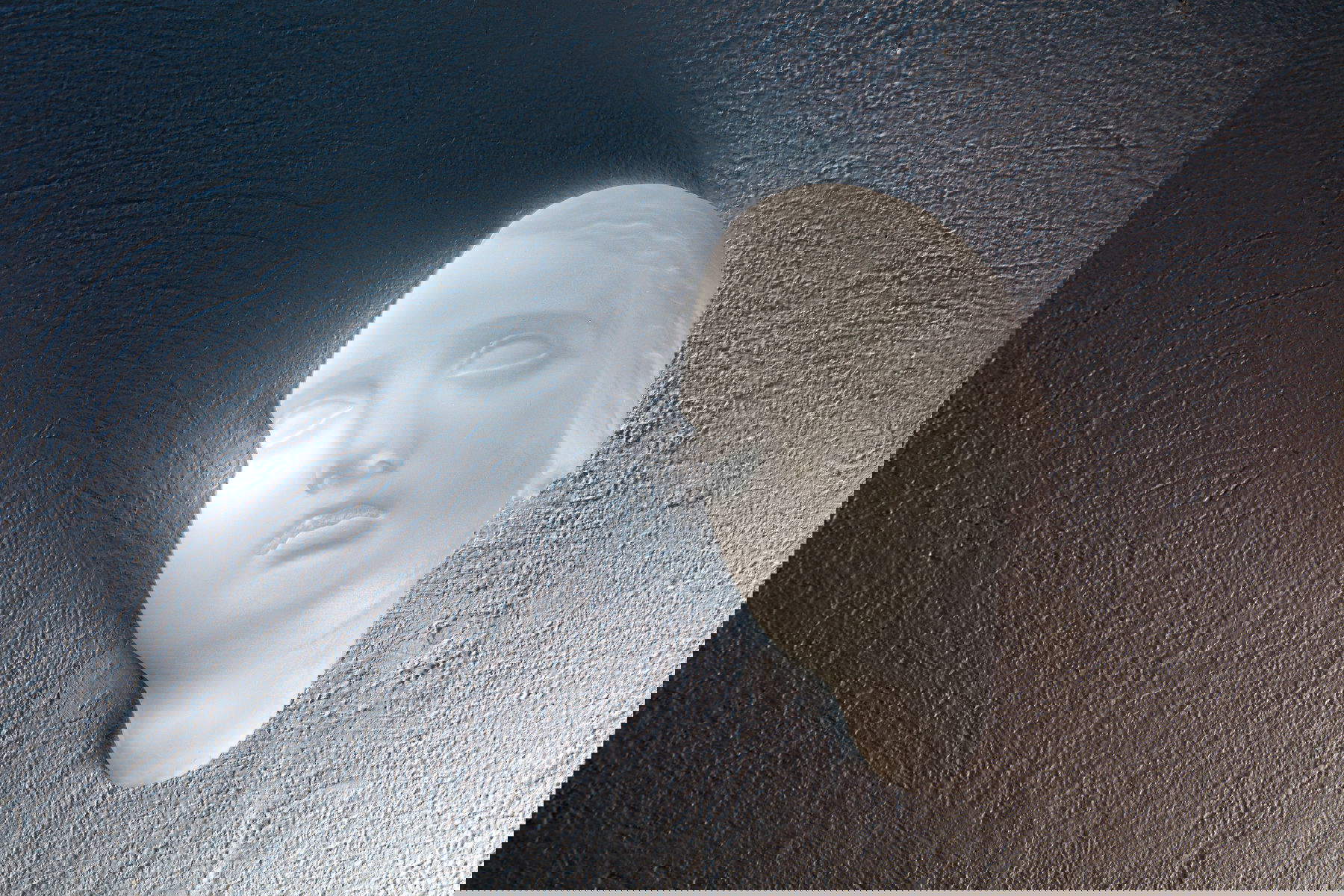 Lisa Dalfino, Omphalos