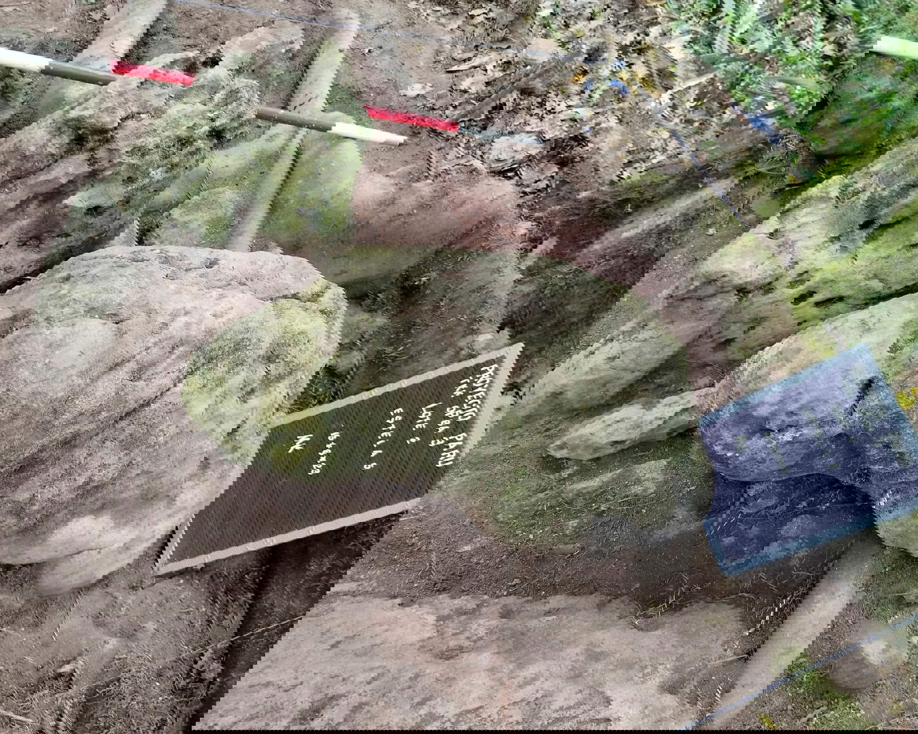 Due sculture antropomorfe di una coppia ancestrale trovate a Los Abuelos, in Guatemala. Su concessione del Ministero della Cultura e dello sport del Guatemala.