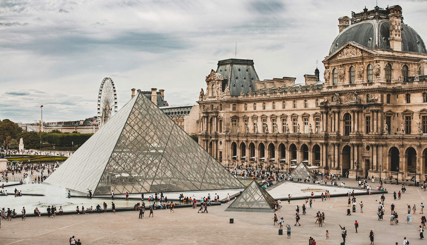 Louvre, situation critique : le président Macron agit