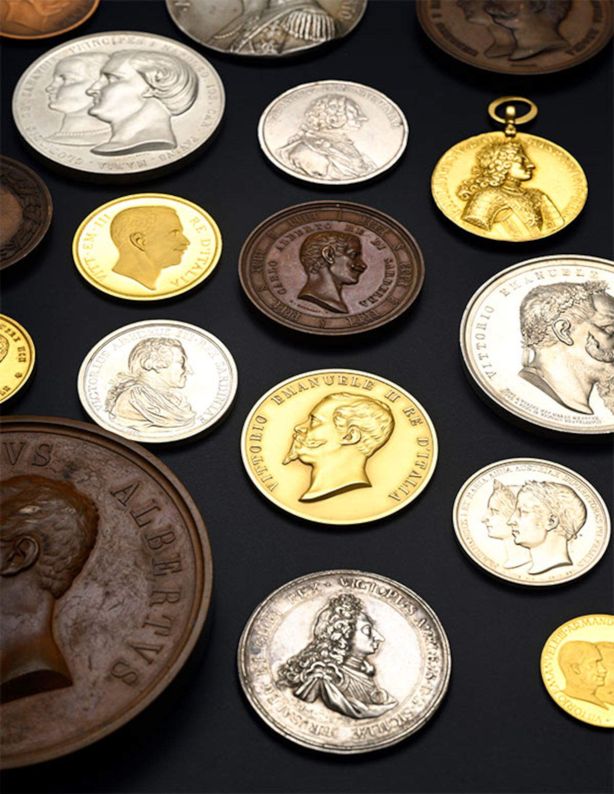 Collezione di medaglie di S.A.R. la Principessa Maria Gabriella di Savoia - Medaglie della Casa Savoia provenienti dalla collezione dei due ultimi Re d&rsquo;Italia, comprendente diverse centinaia di pezzi. Foto: &copy;Maison Piguet