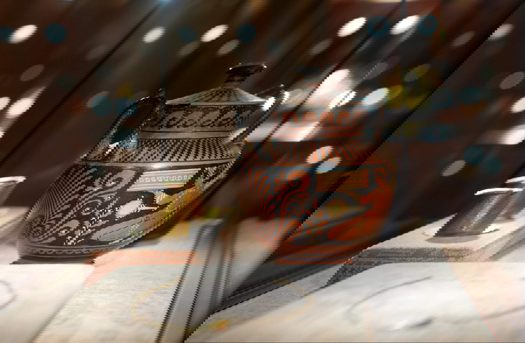 Fabricación atribuible a la zona de Melfi, Porta trenzas (V a.C.; oro, 3,4x 5,9 (diámetro) cm, 3,2x 5,9 (dimetro) cm; Mefi, Museo Archeologico Nazionale 