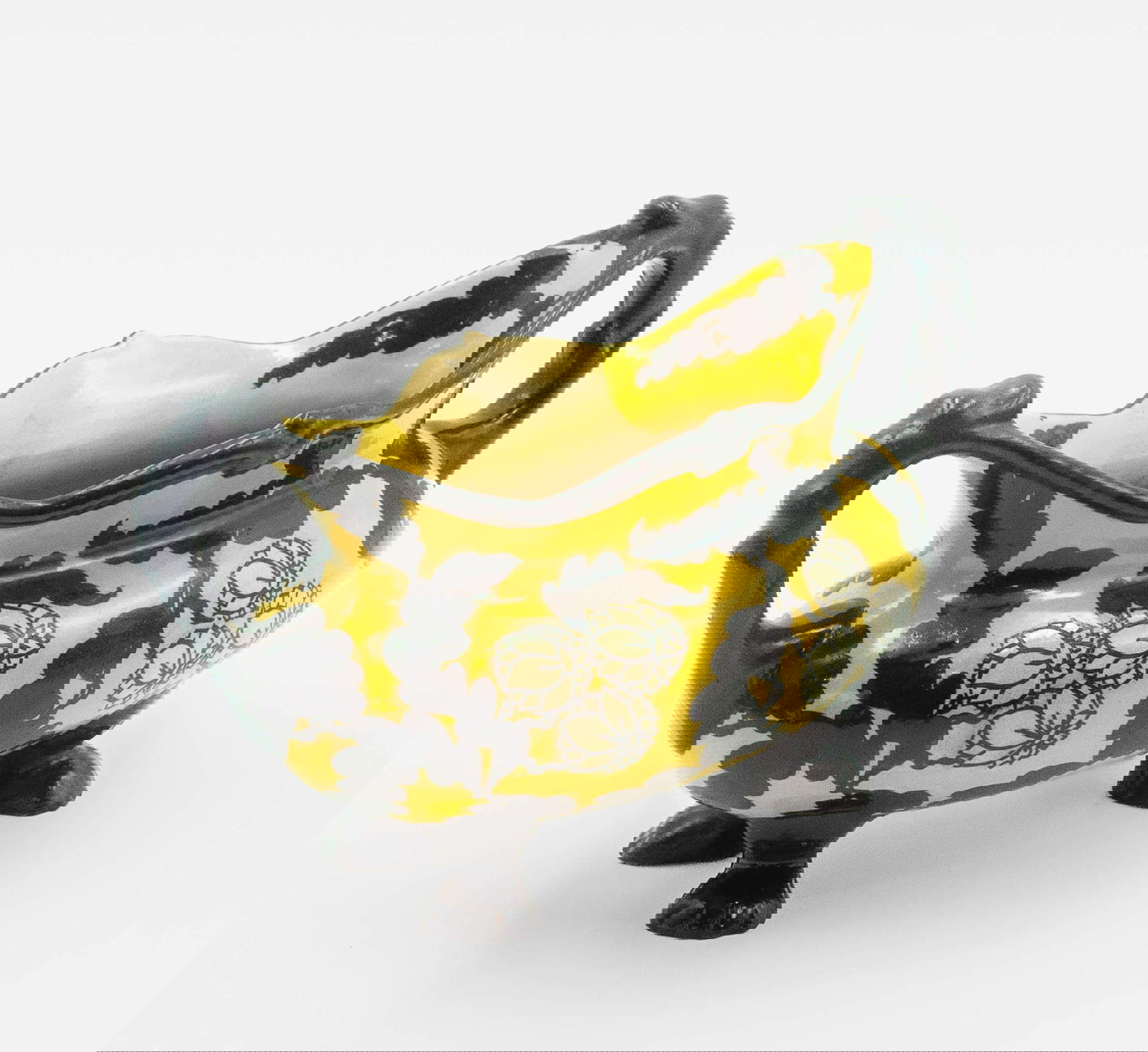 Manifattura ILSA, Centrotavola, decoro floreale (terracotta dipinta sotto cristallina; Albisola Superiore, Collezione Barbara Checcucci). Foto: Claudio Pagnacco.