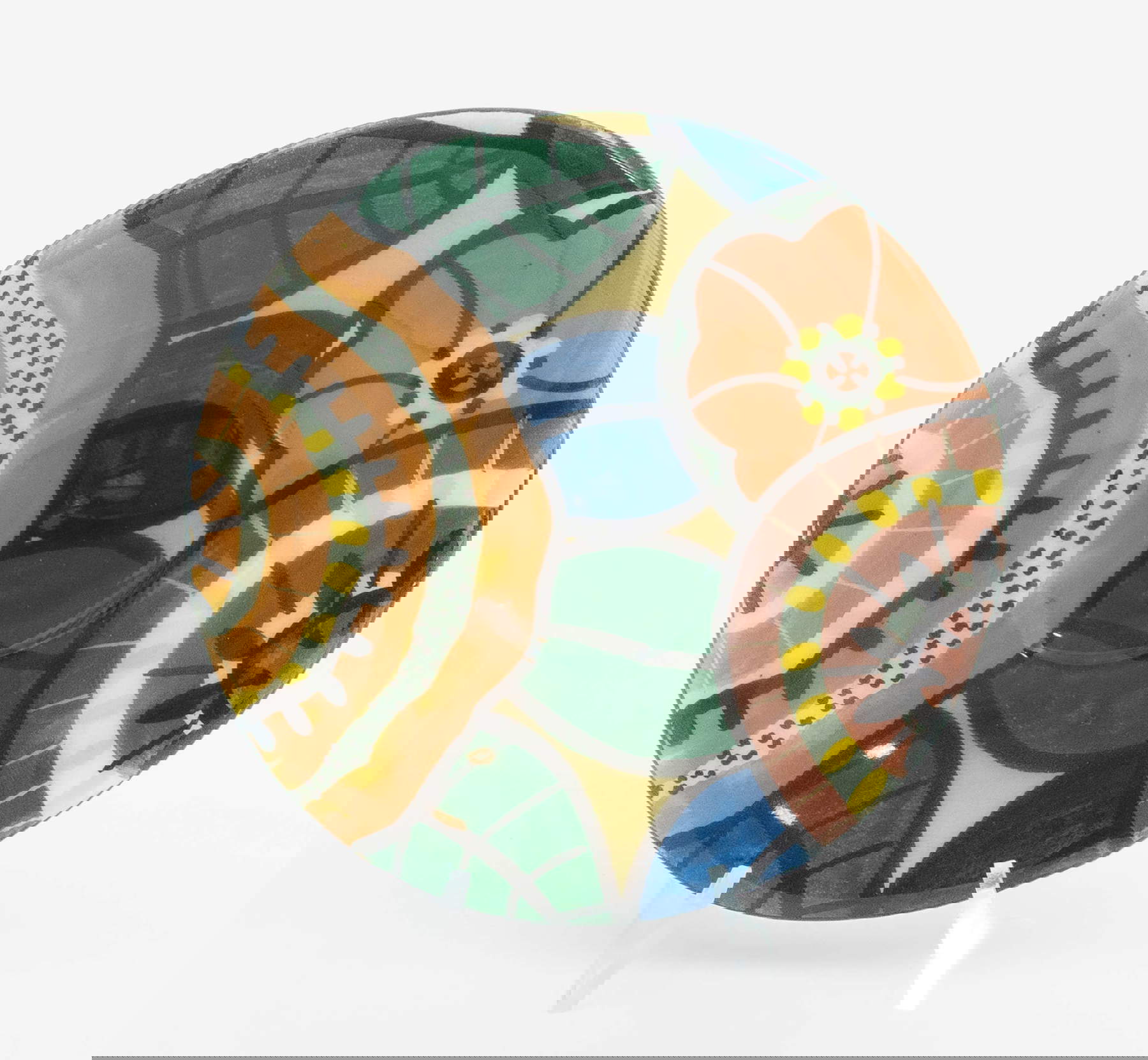 Manlio Trucco e Manifattura Casa dell&rsquo;Arte, Piattino, Servizio da t&egrave; composto di 10 pezzi (1922; terracotta dipinta sotto cristallina; Albisola Superiore, Collezione Barbara Checcucci). Foto: Claudio Pagnacco.