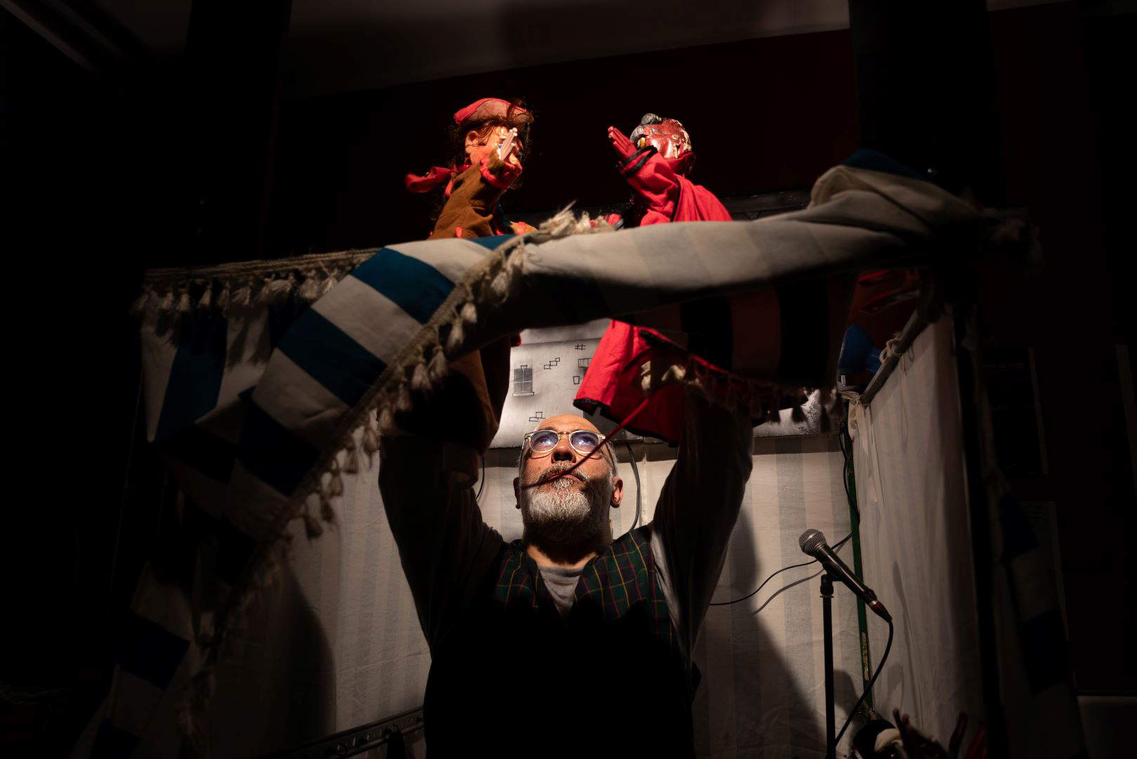 Il burattinaio Marco Grilli