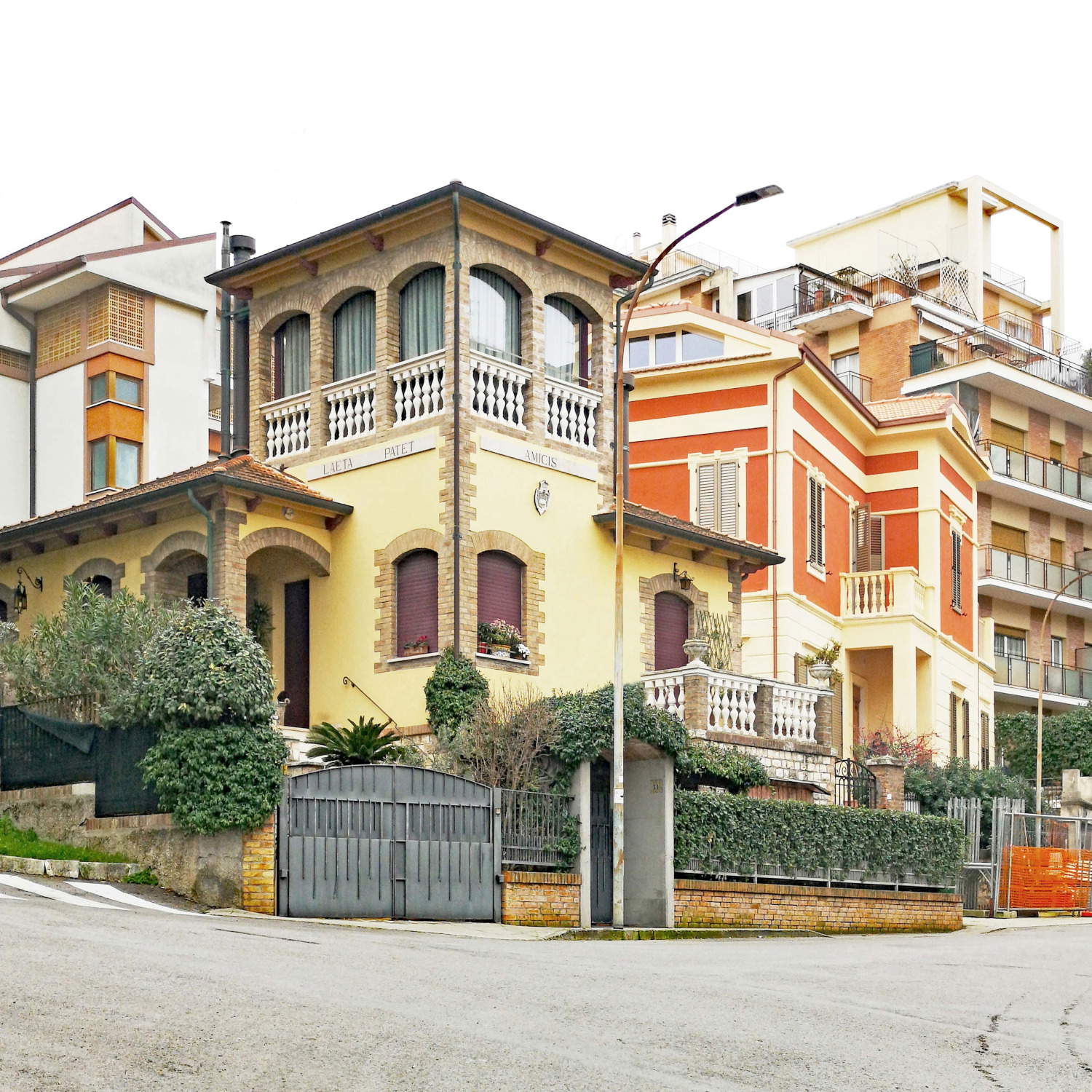 Massimo Baldini, dal ciclo Casa nostra, 2015-2025, fotografie a colori, stampe gicl&eacute;e Fine Art, carta Canson Edition Etching 310 gr., 42 x 60 cm