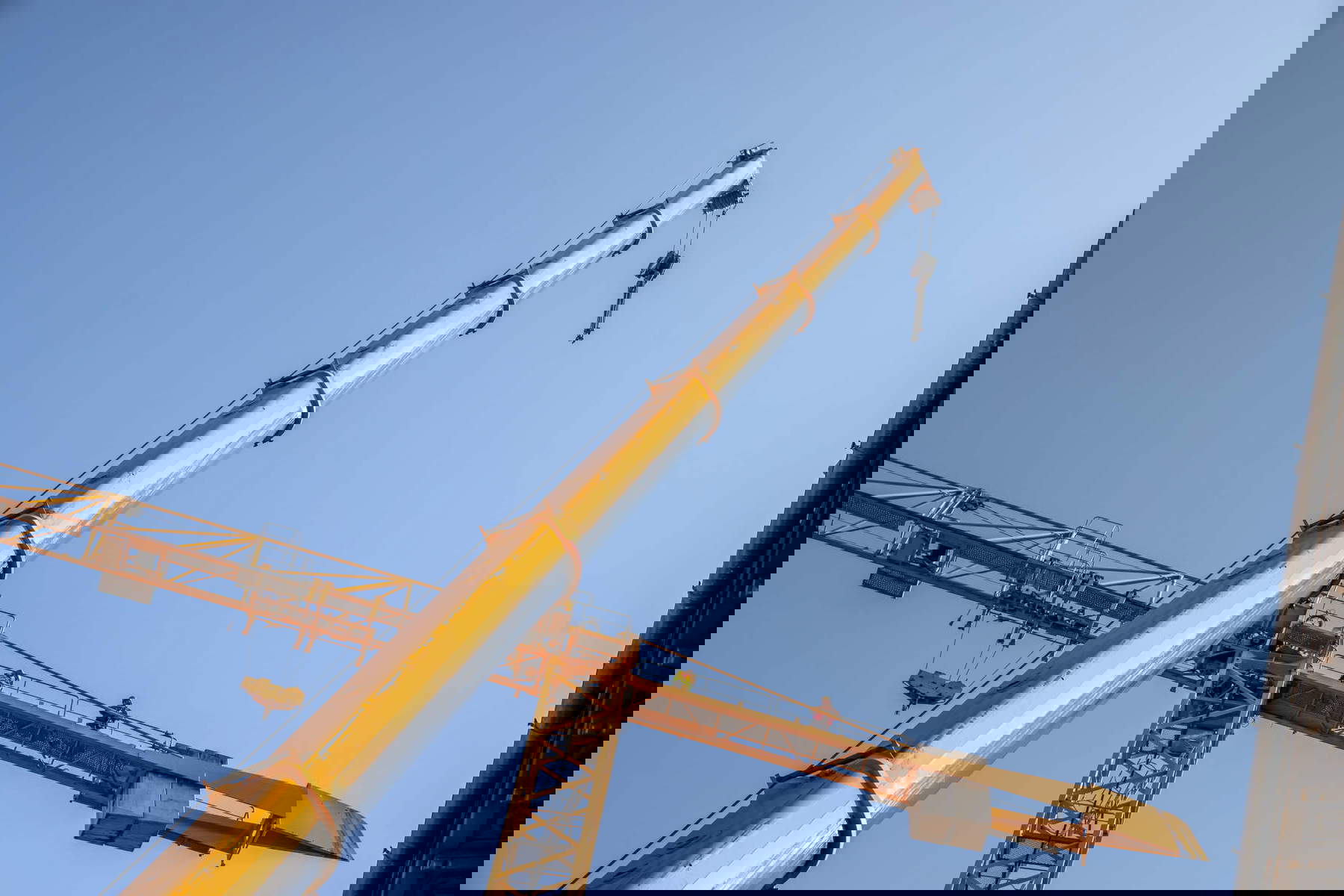 El desmantelamiento de la grúa de los Uffizi en las fotografías de Massimo Sestini