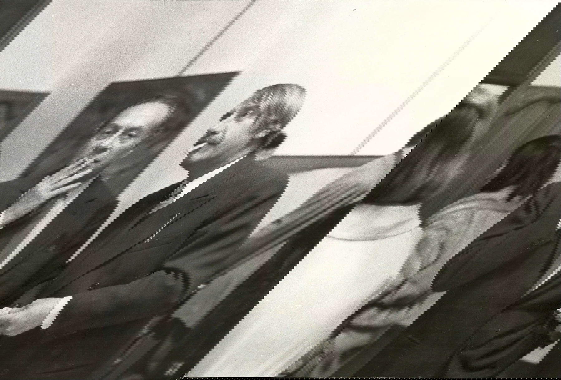 Renato Guttuso et Mattia Moreni, vernissage à la Galleria Toninelli à Rome (1969). Photo : Alfio Di Bella