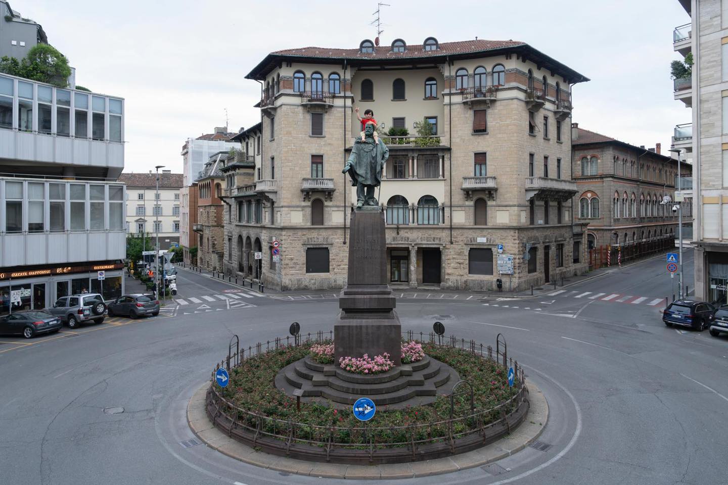 Maurizio Cattelan, One (2025). Foto: Lorenzo Palmieri Maurizio Cattelan, One (2025). Foto: Lorenzo Palmieri
