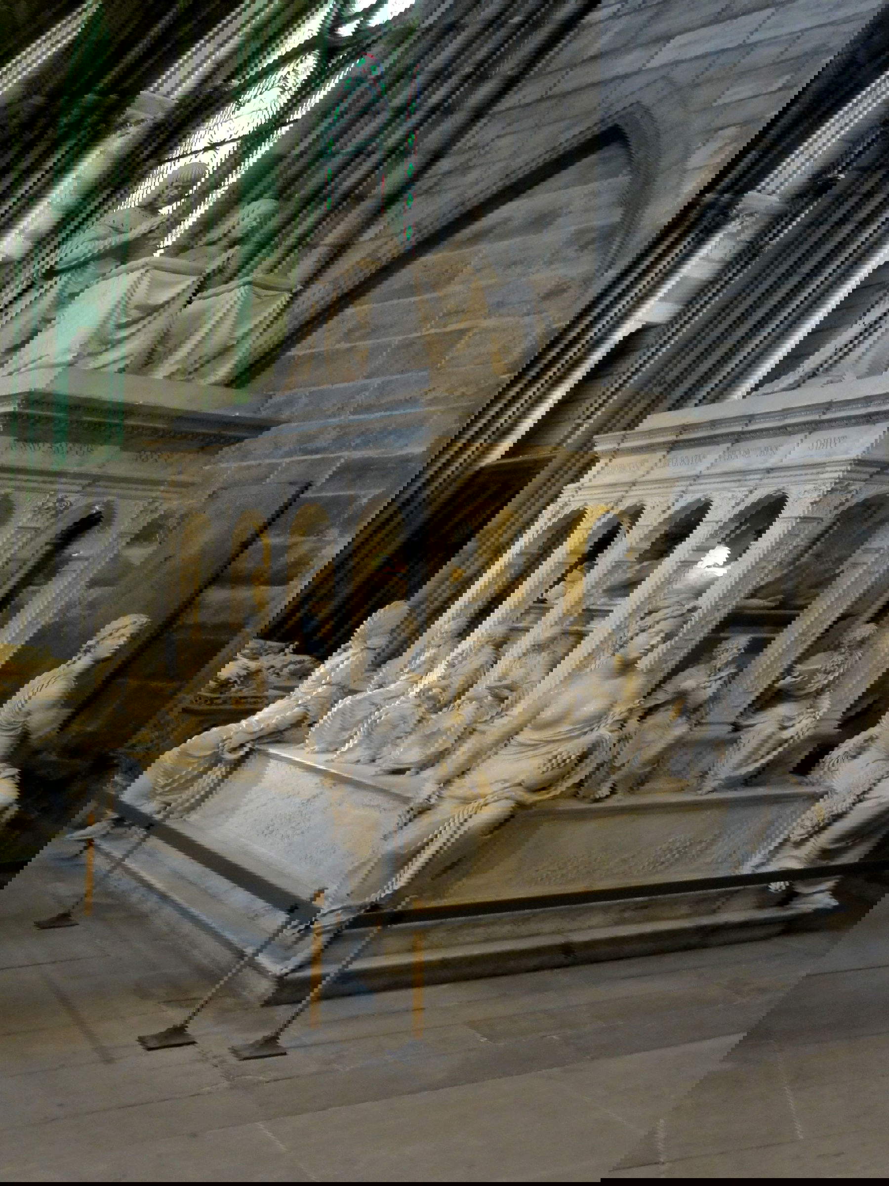 Jean, Jean et Juste de Juste, Mausolée de Louis XII et d'Anne de Bretagne (1516 - 1531 ; marbre de Carrare ; Saint-Denis, Basilique de Saint-Denis). Photo : Wikimedia Commons - P.poschadel