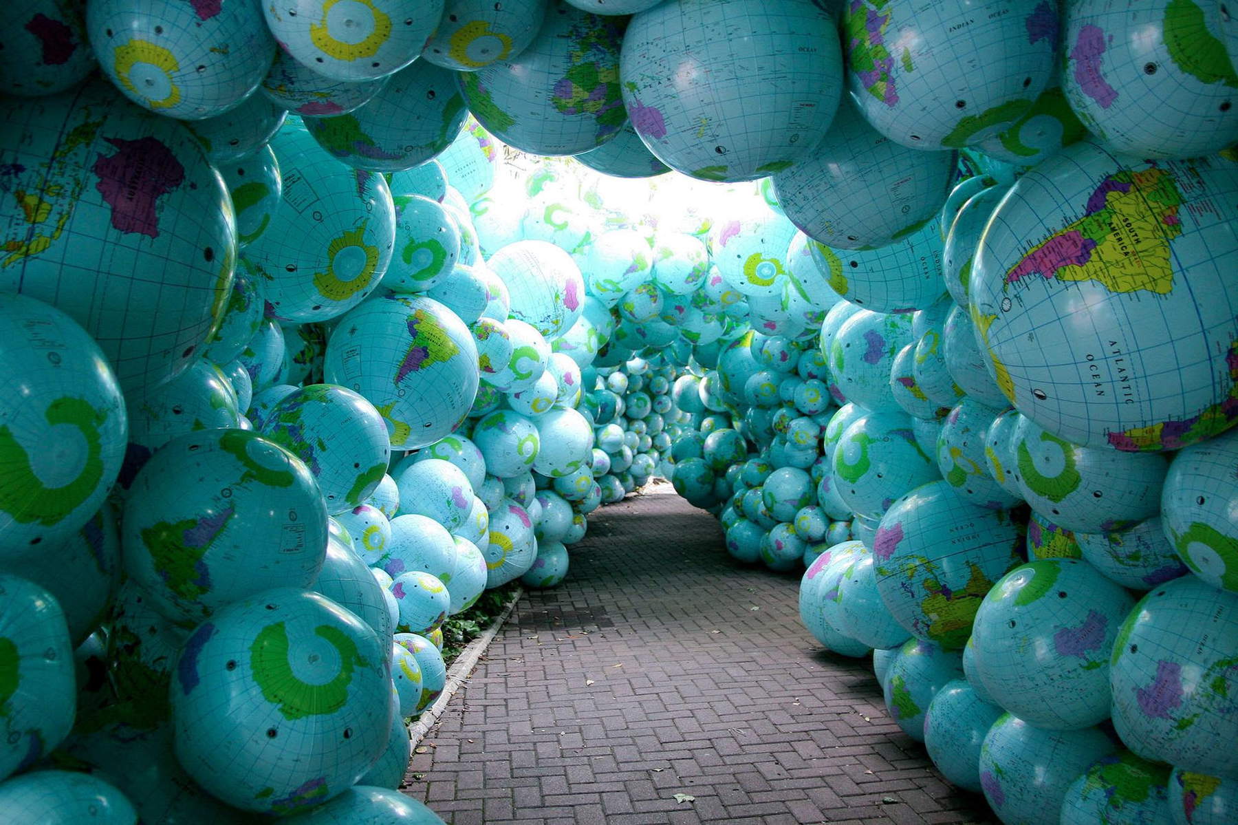 Maximo Gonzalez, Walk Among Worlds (2013; 7,000 inflatable beach balls with the political division of the world, three different sizes, 30, 60, 90 cm)
