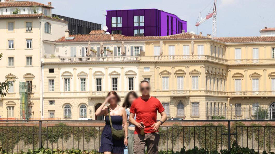 Tant'è che c'è chi propone la soluzione definitiva: Emanuele Pisano propone di tingerlo di viola e non se ne parli più... Tant'è che c'è chi propone la soluzione definitiva: Emanuele Pisano propone di tingerlo di viola e non se ne parli più...