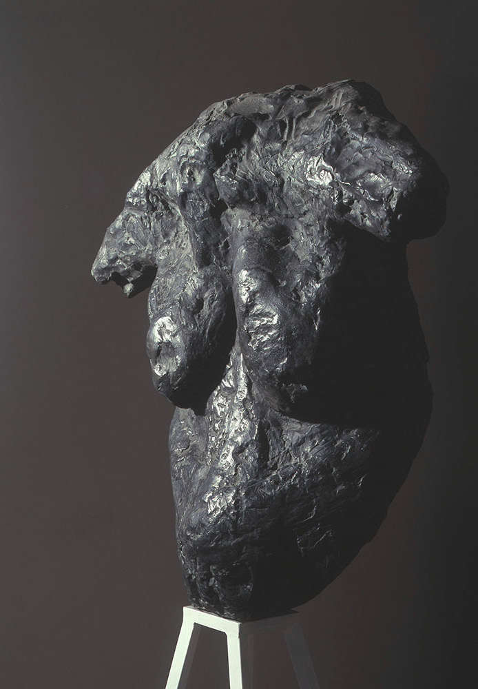 Mino Trafeli, Mère torse (1963 ; bronze). Photo : Fabio Fiaschi Mino Trafeli, Mère torse (1963 ; bronze). Photo : Fabio Fiaschi