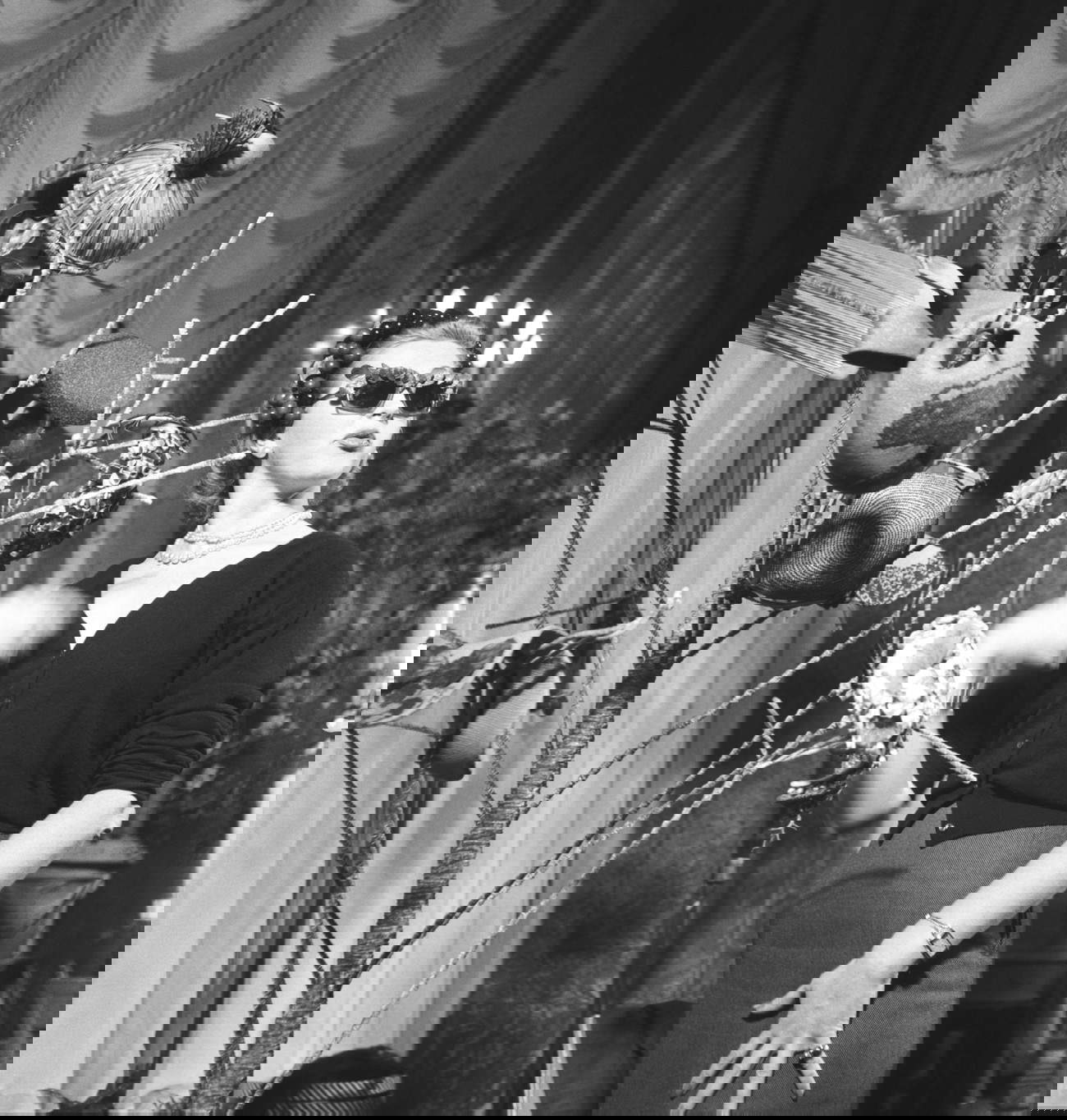 Fashion shoot in a boutique (1955) Fondo Vedo / Luce Cinecitt&agrave; Archives