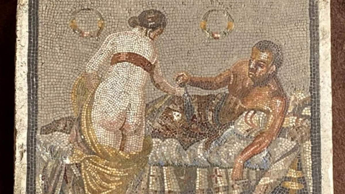 Roman-era mosaic returned to Pompeii. A Wehrmacht captain donated it to German citizen