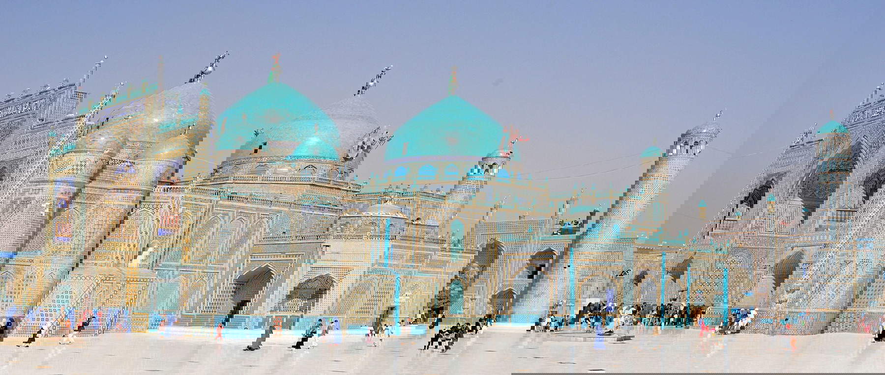 Violento terremoto nocturno en Afganistán: daños en la Mezquita Azul de Mazar-i-Sharif